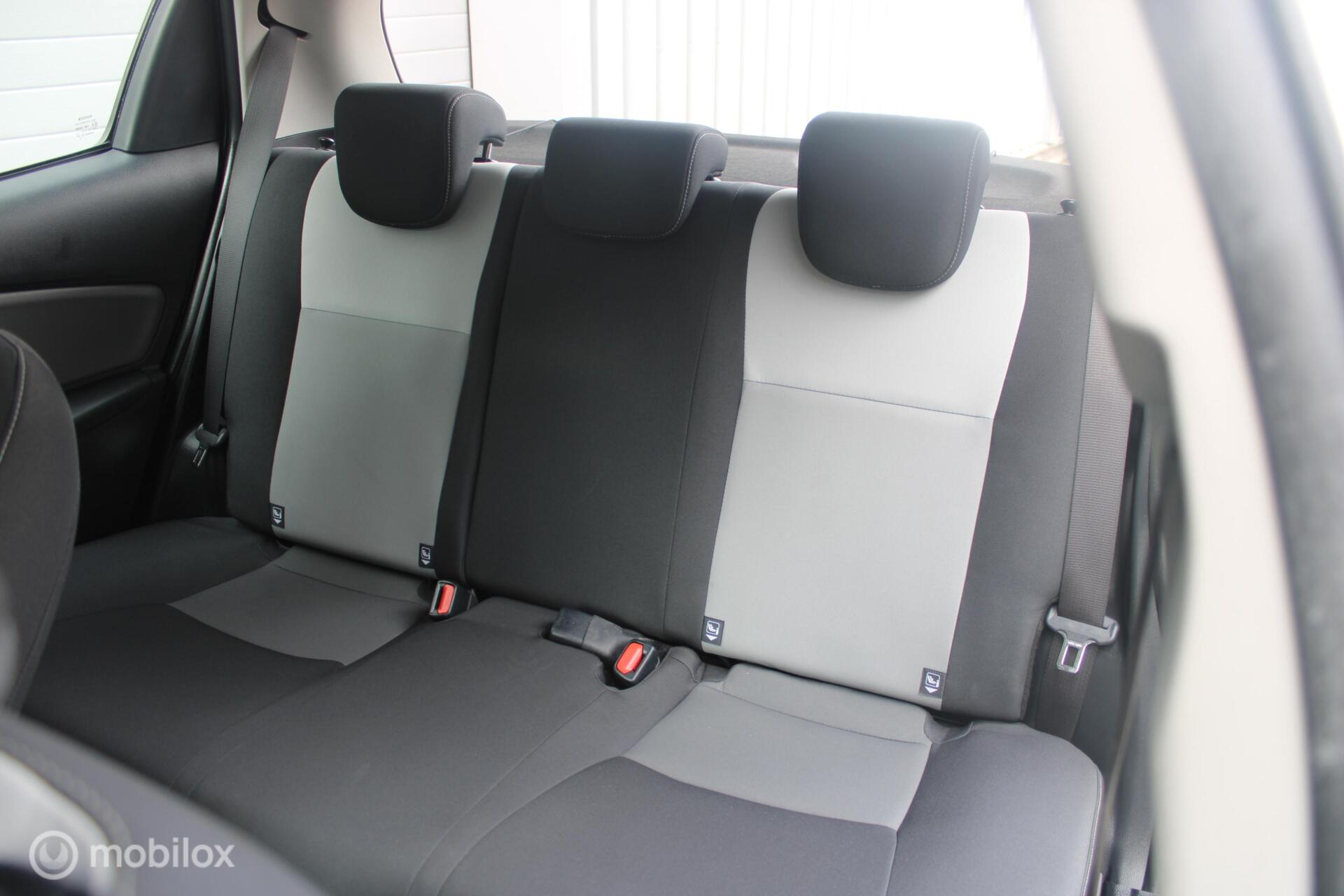 Foto van Toyota Toyota Yaris Hybrid