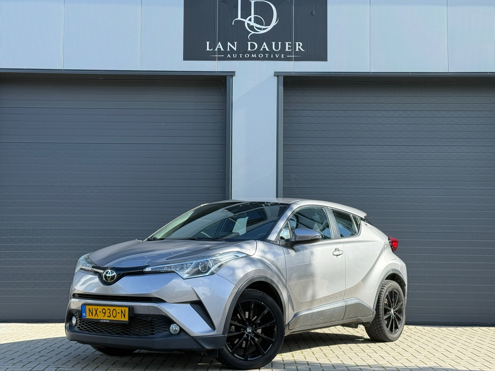 Toyota Toyota C-hr 1.2 Dynamic 116PK / Camera / Nette auto! 2017 - voorkant