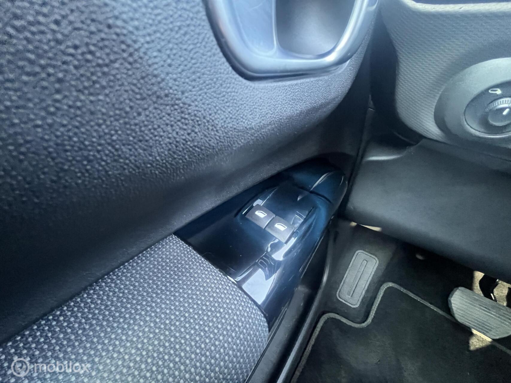 Foto van Citroen C4 Cactus