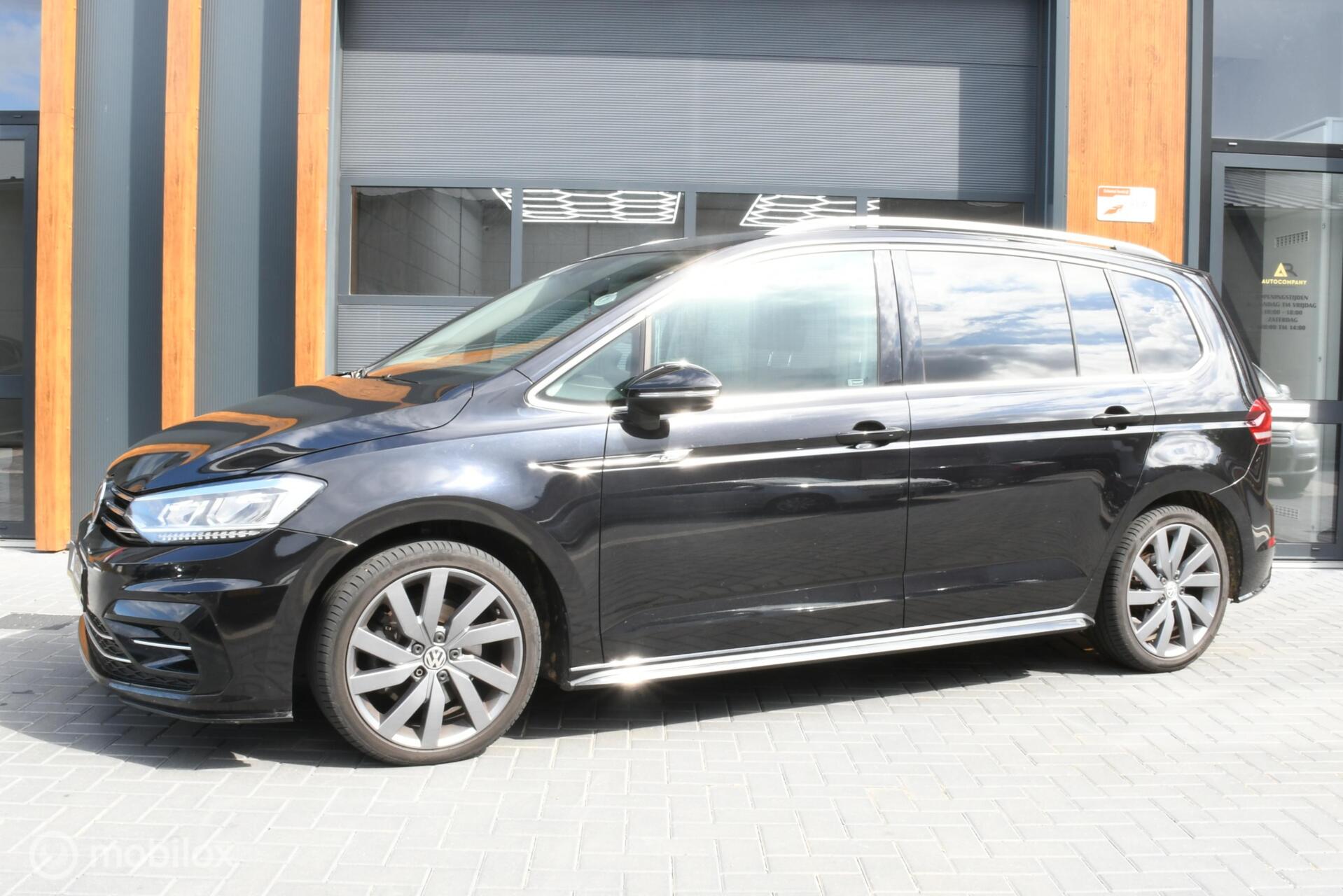 Volkswagen Touran 1.4 TSI Highline Business R 7p 2017 - voorkant