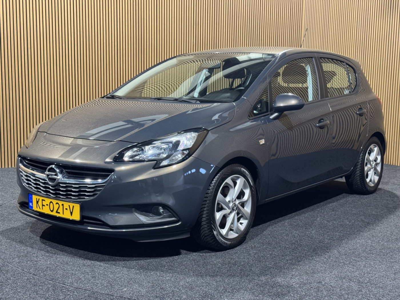 Opel Corsa 1.4 Edition 2016 - voorkant