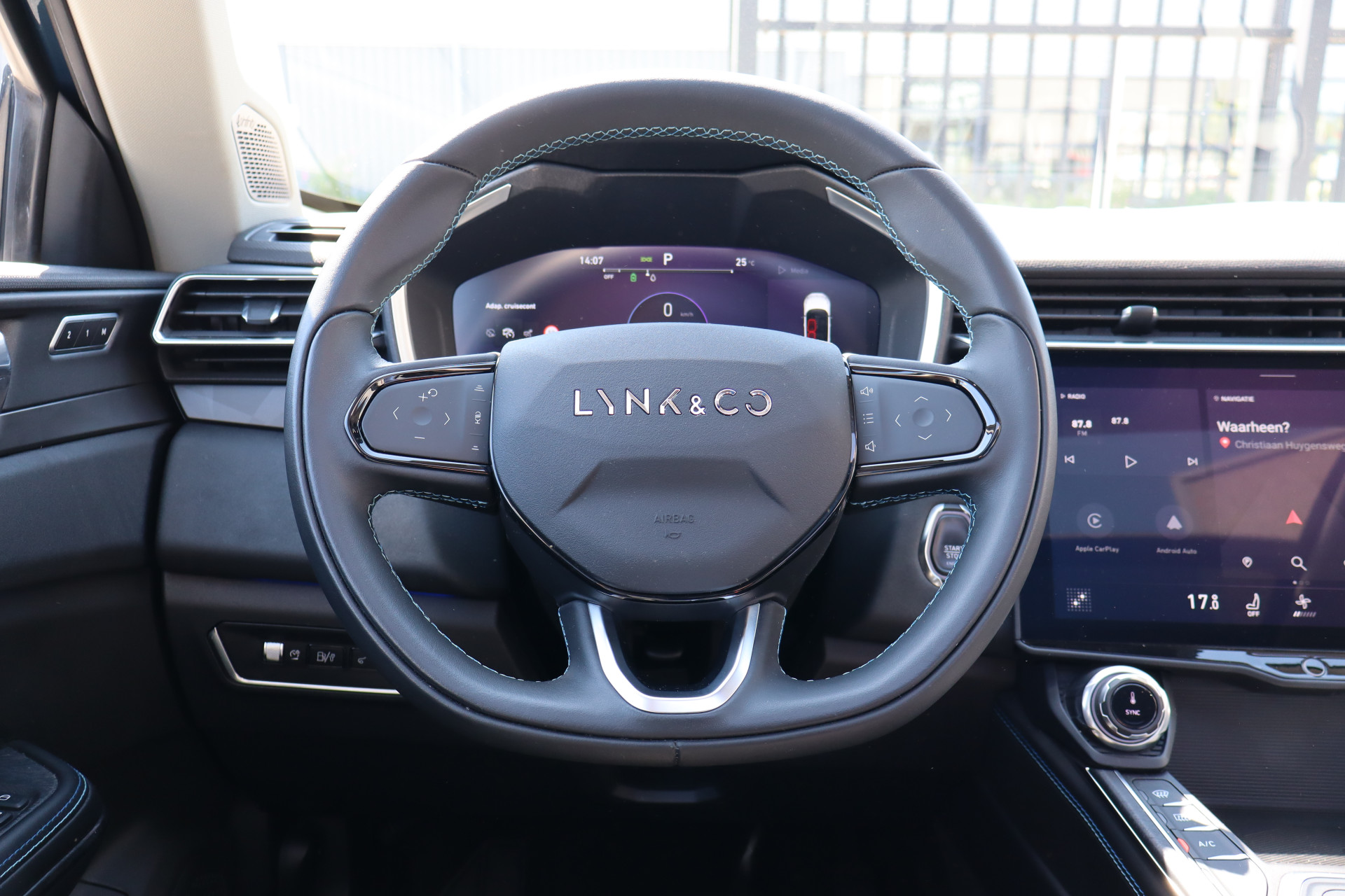 Foto van Lynk&co LYNK & Co 01