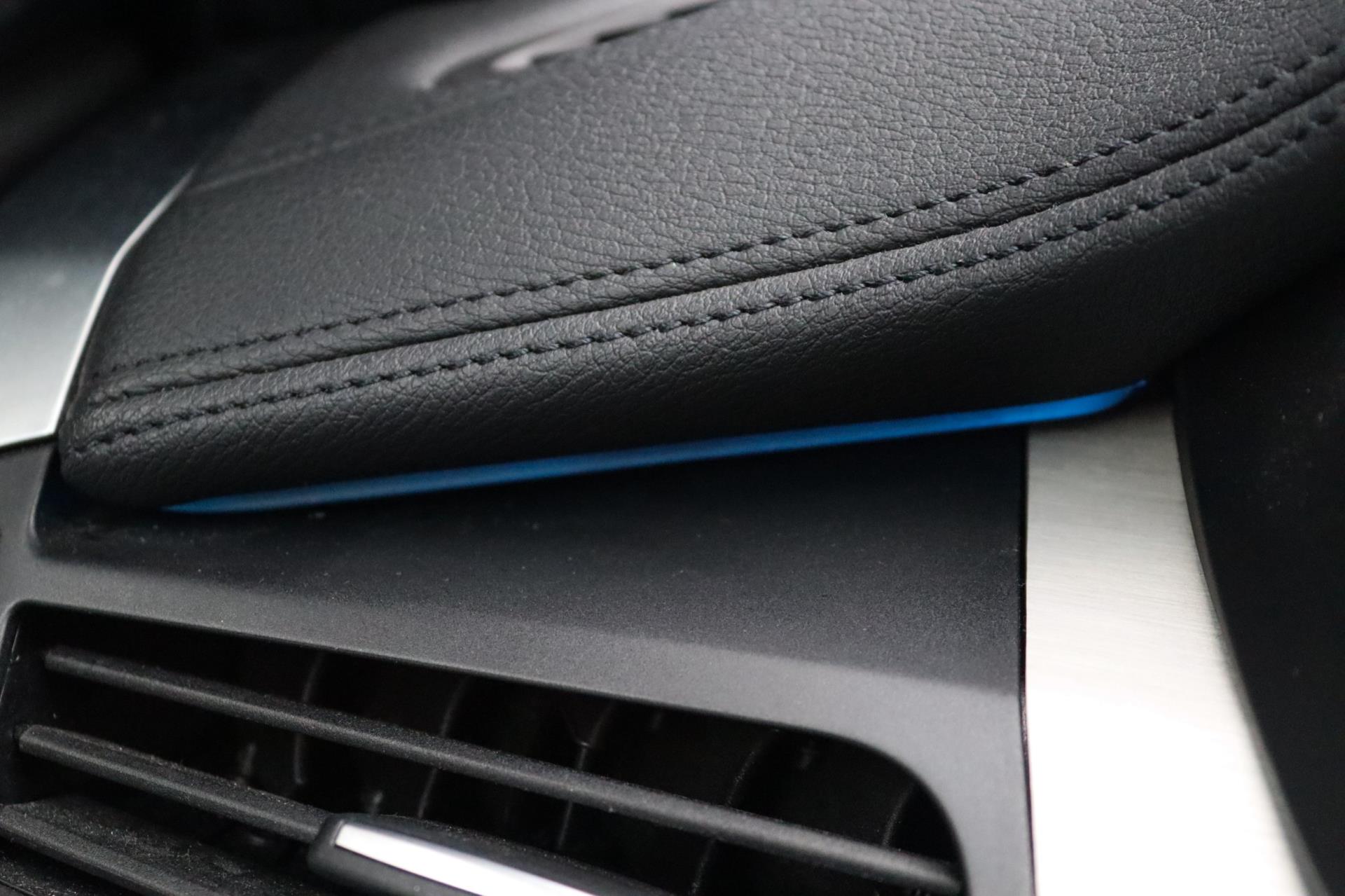 Foto van BMW X6 M50d