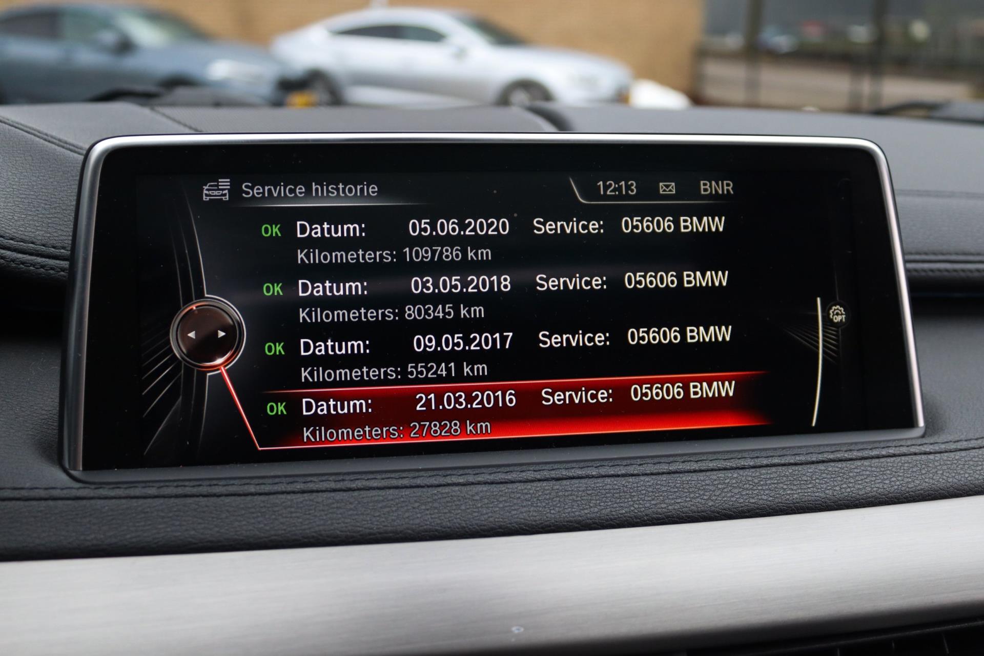 Foto van BMW X6 M50d
