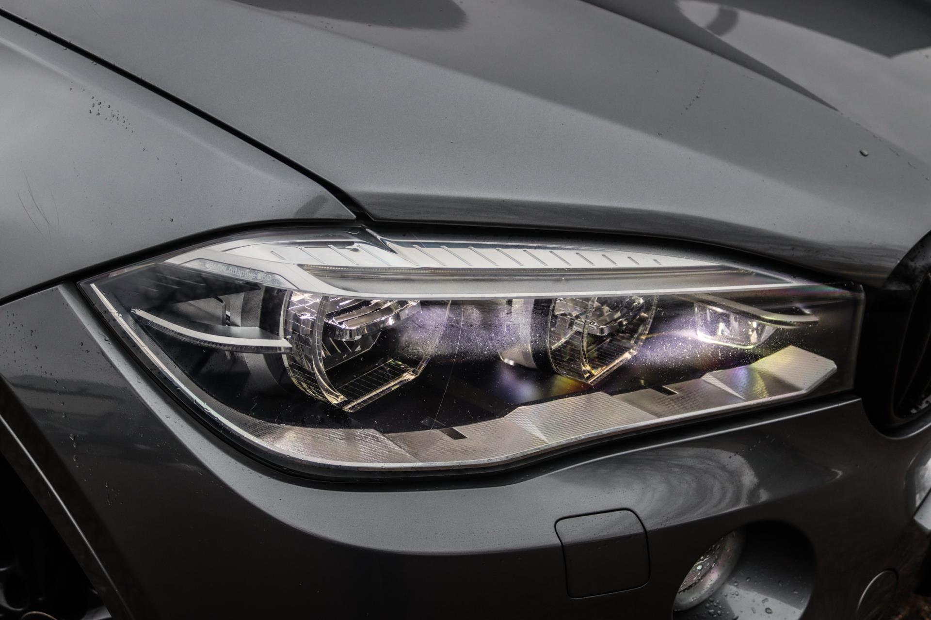 Foto van BMW X6 M50d