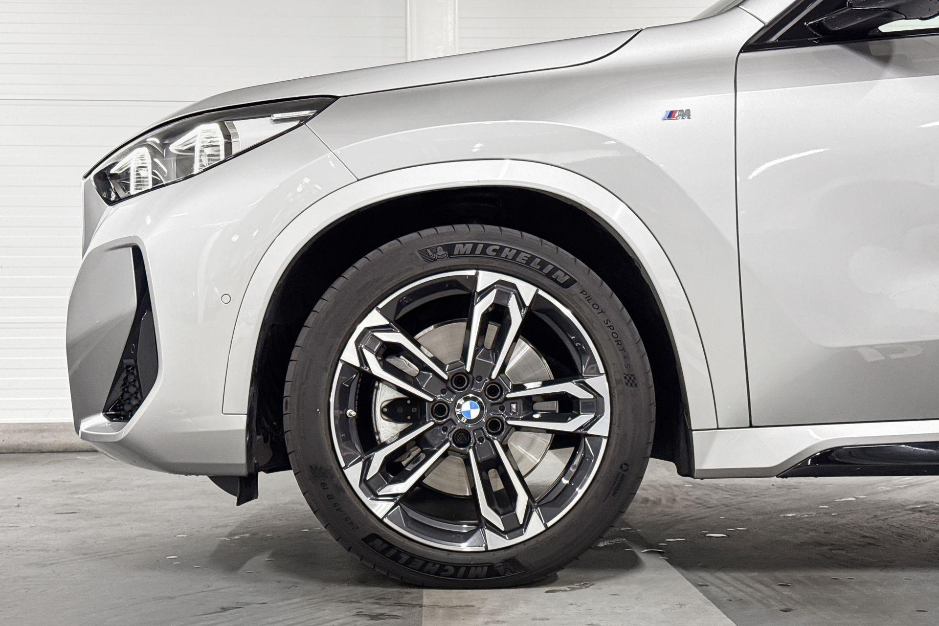 Foto van BMW X1 Xdrive23i