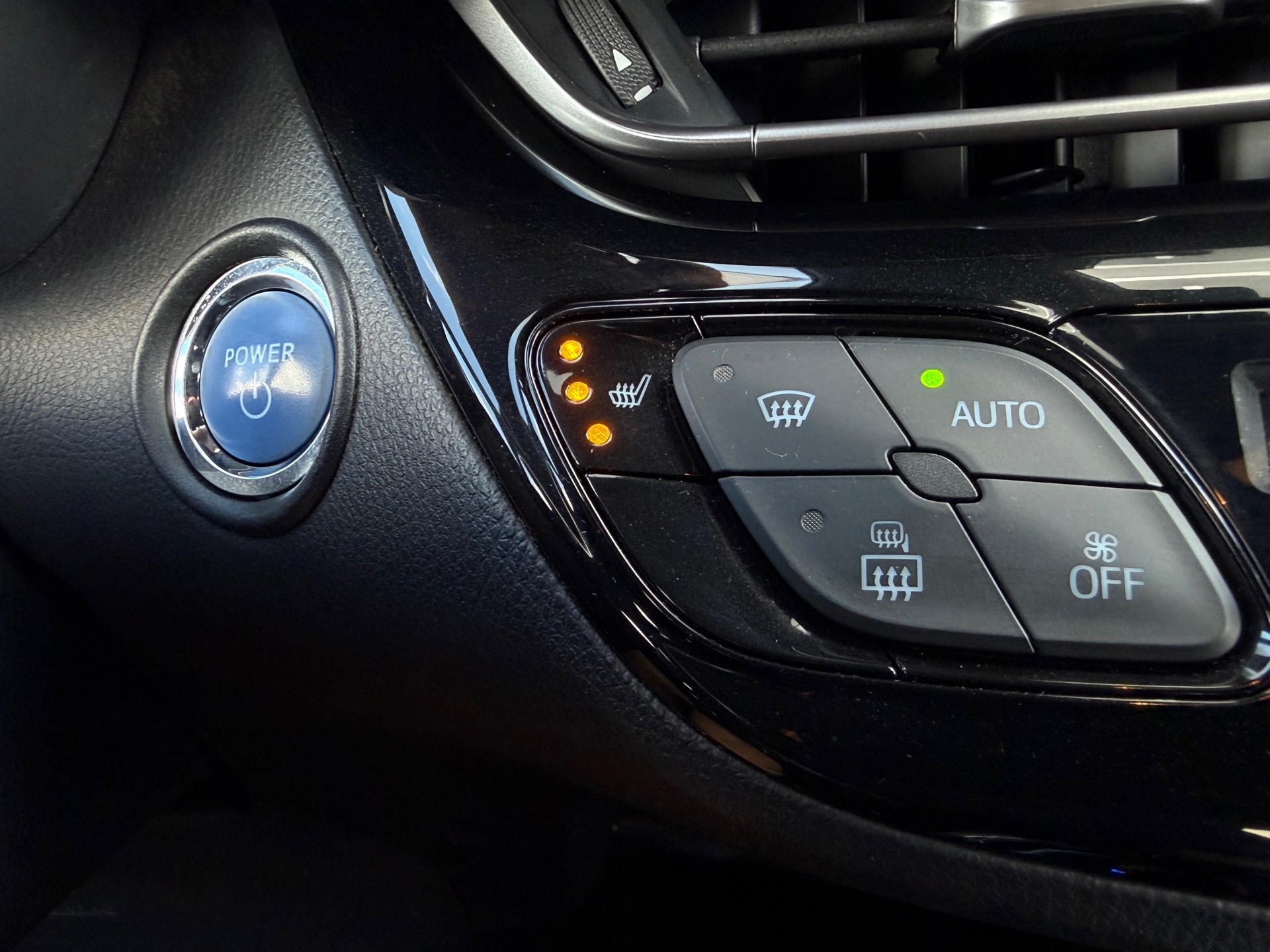 Foto van Toyota Toyota C-hr