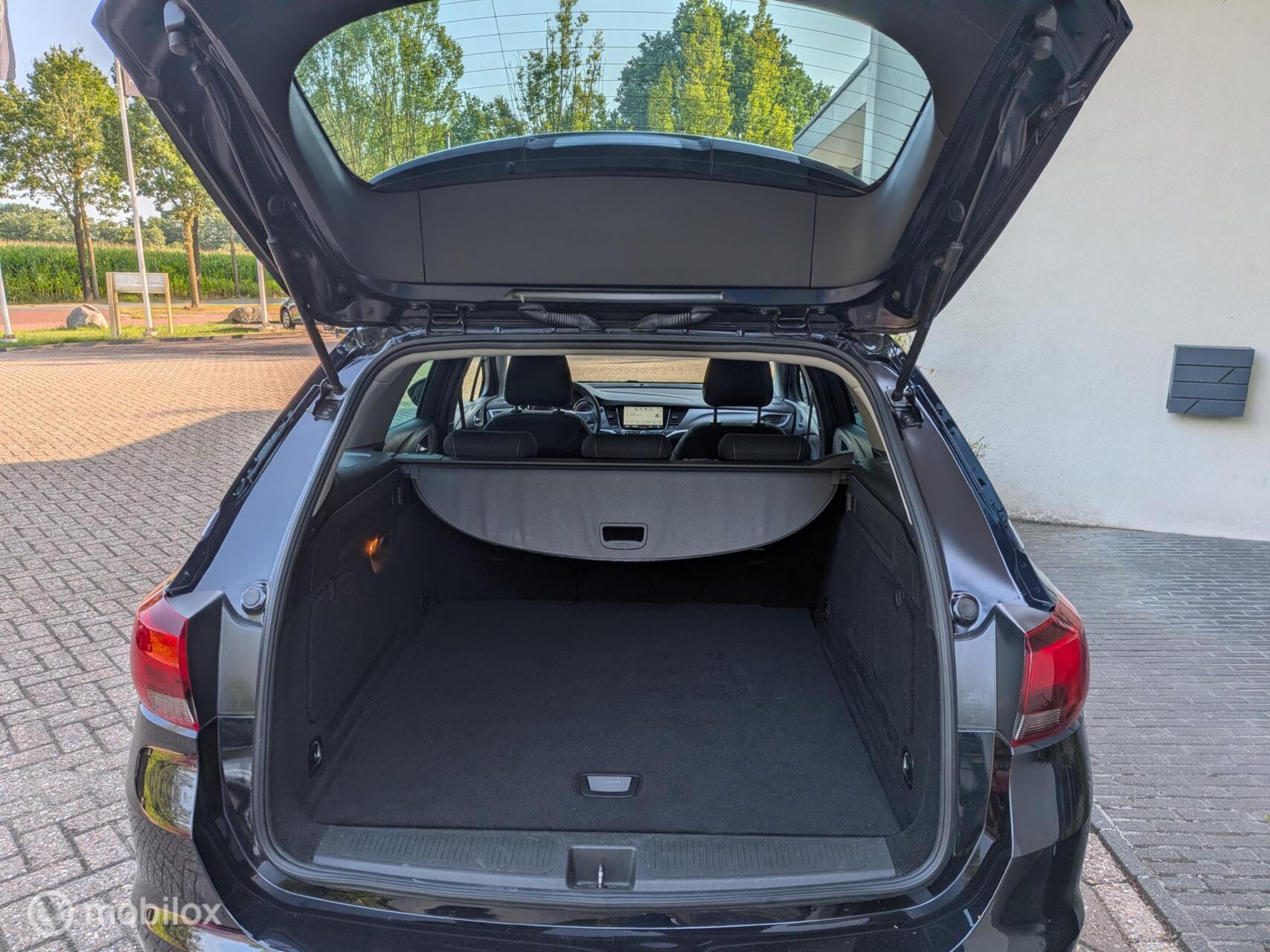 Foto van Opel Astra Sports Tourer