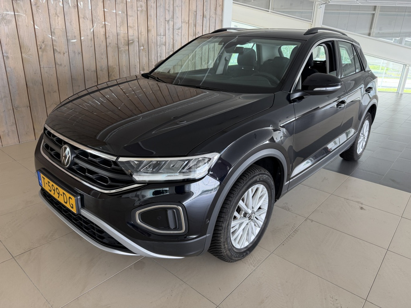 Volkswagen T-roc 1.0 TSI Life 2023 - voorkant