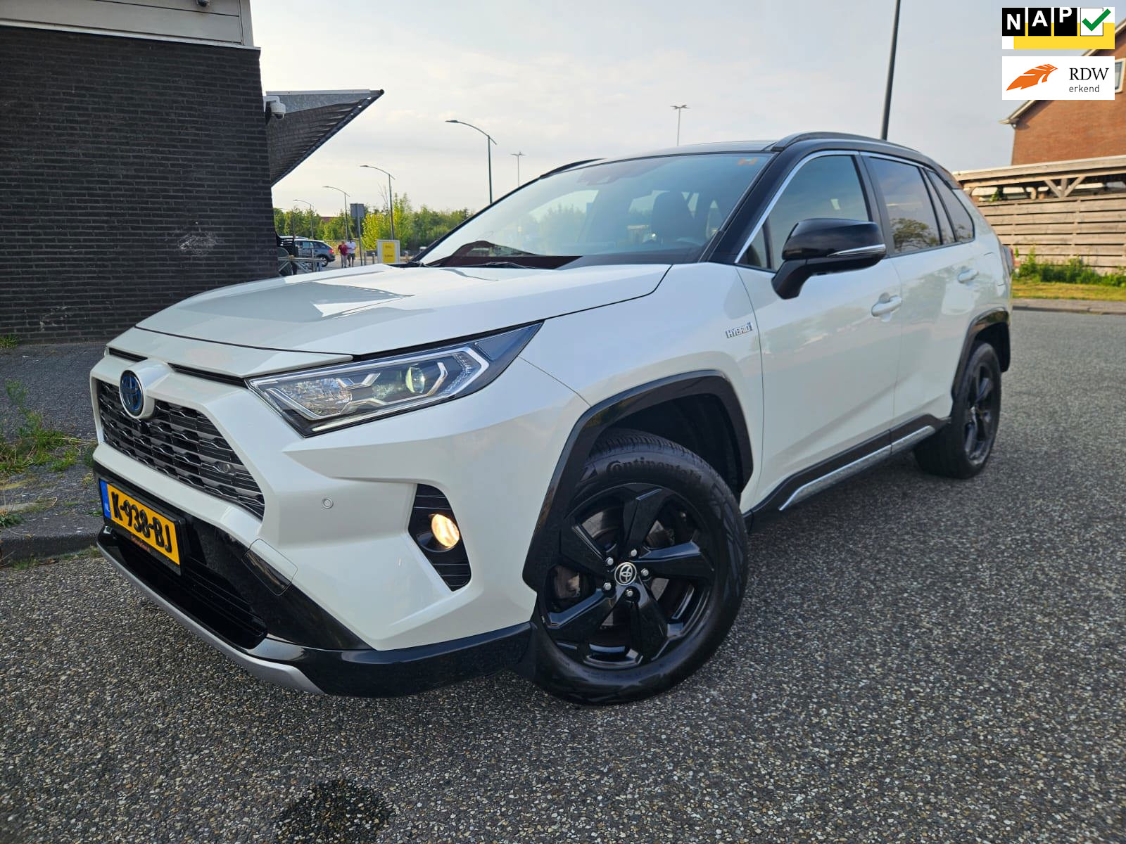 Toyota Toyota Rav4 2.5 Hybrid Bi-Tone GARANTIE 2020 - voorkant