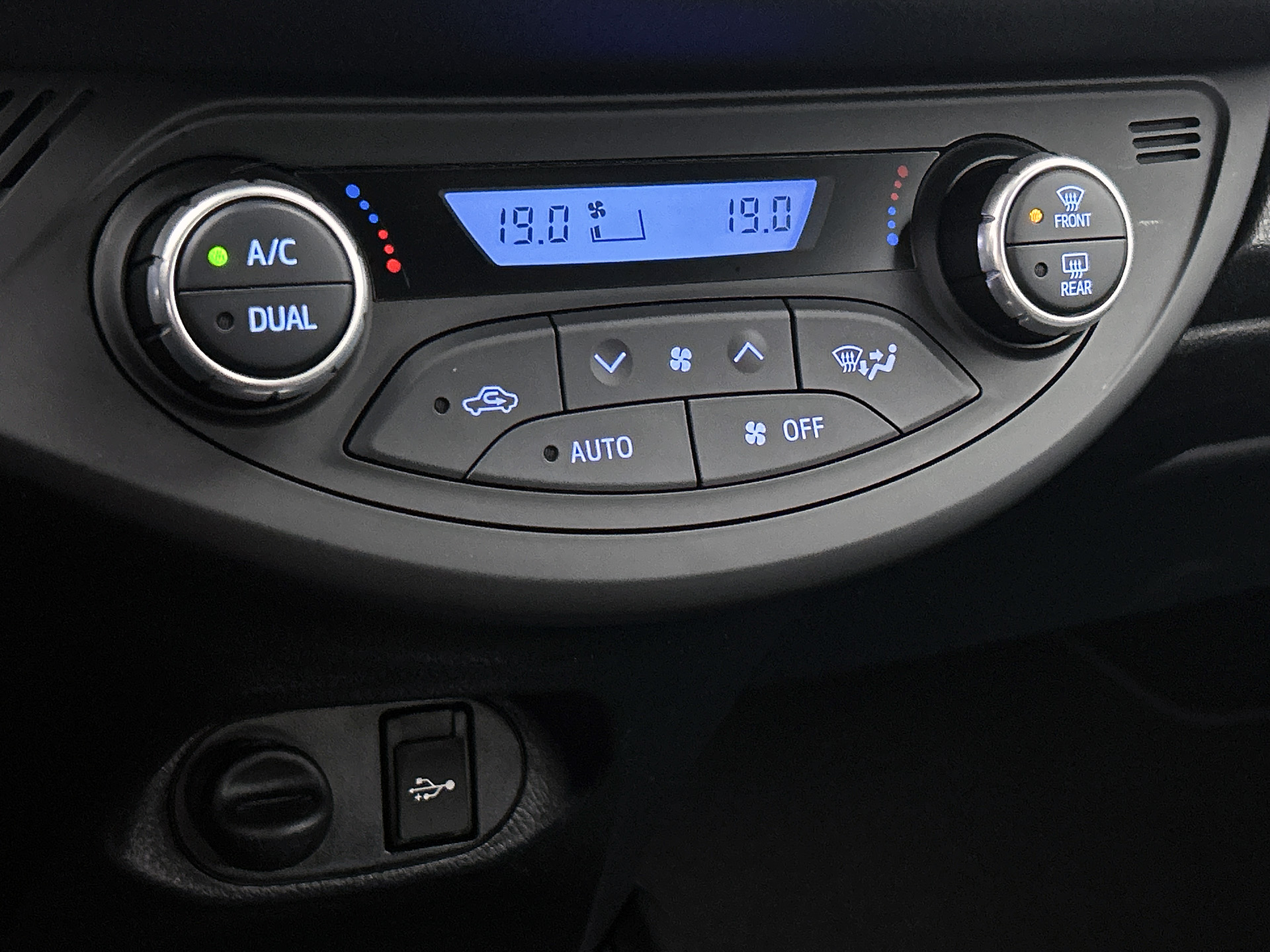 Foto van Toyota Toyota Yaris Hybrid