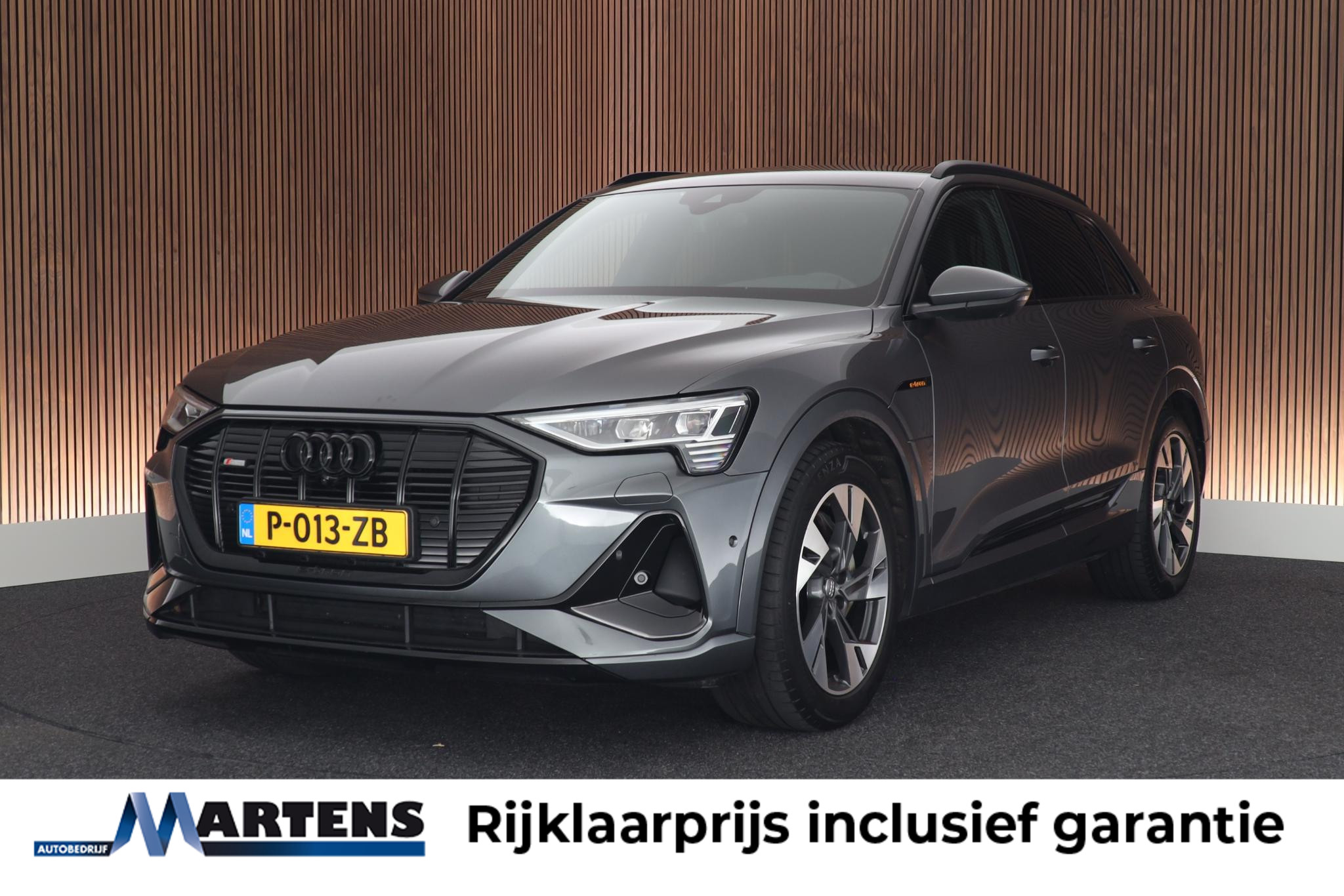 Audi E-tron 55 55 quattro 408pk S edition 95 kWh 2022 - voorkant