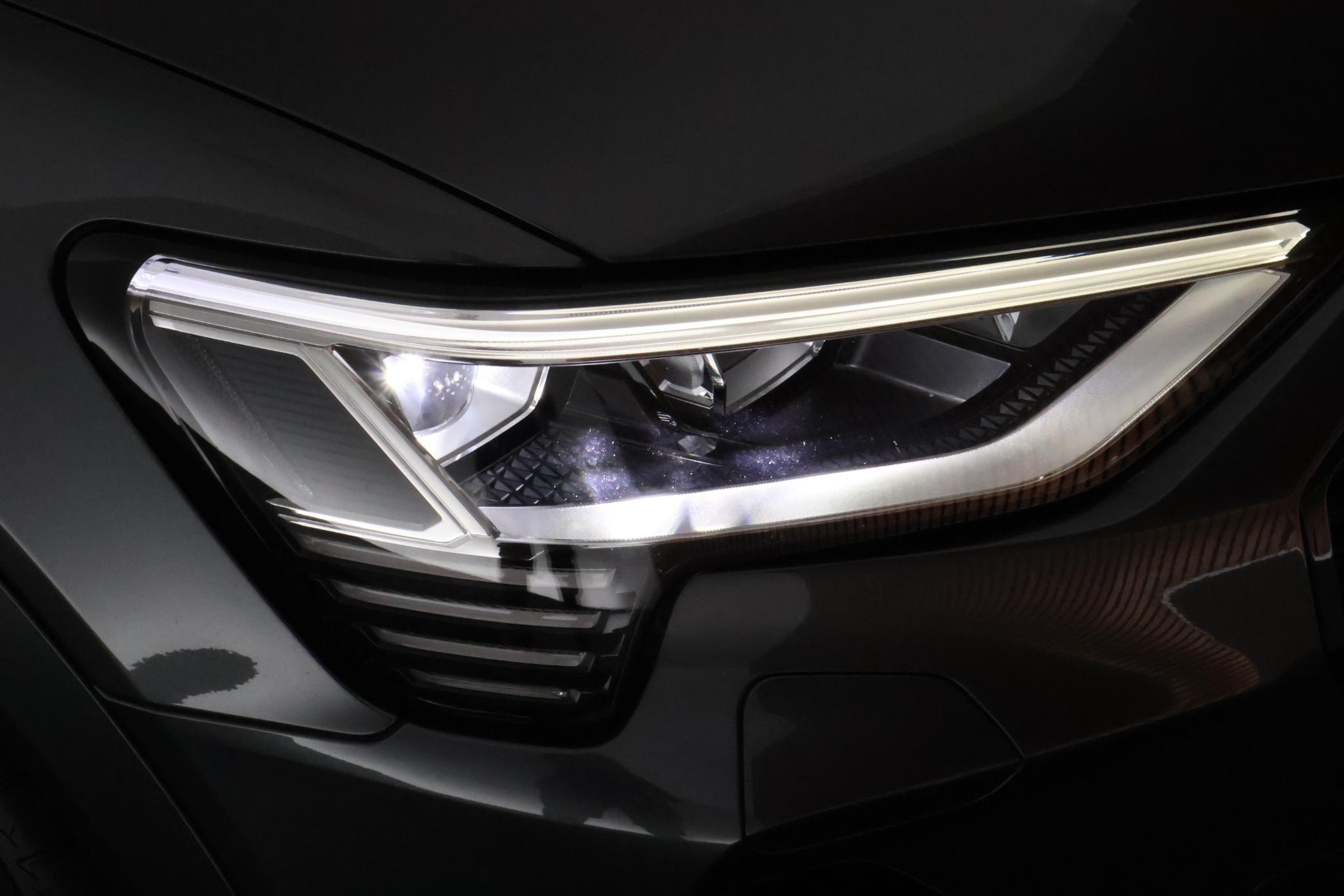Foto van Audi E-tron 55