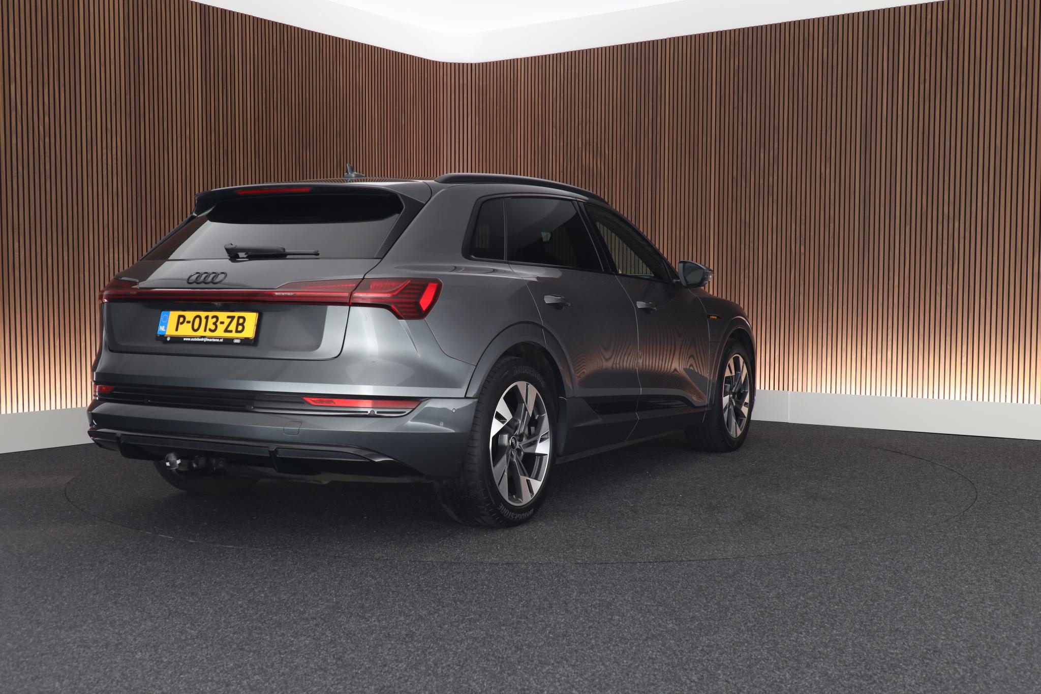 Foto van Audi E-tron 55