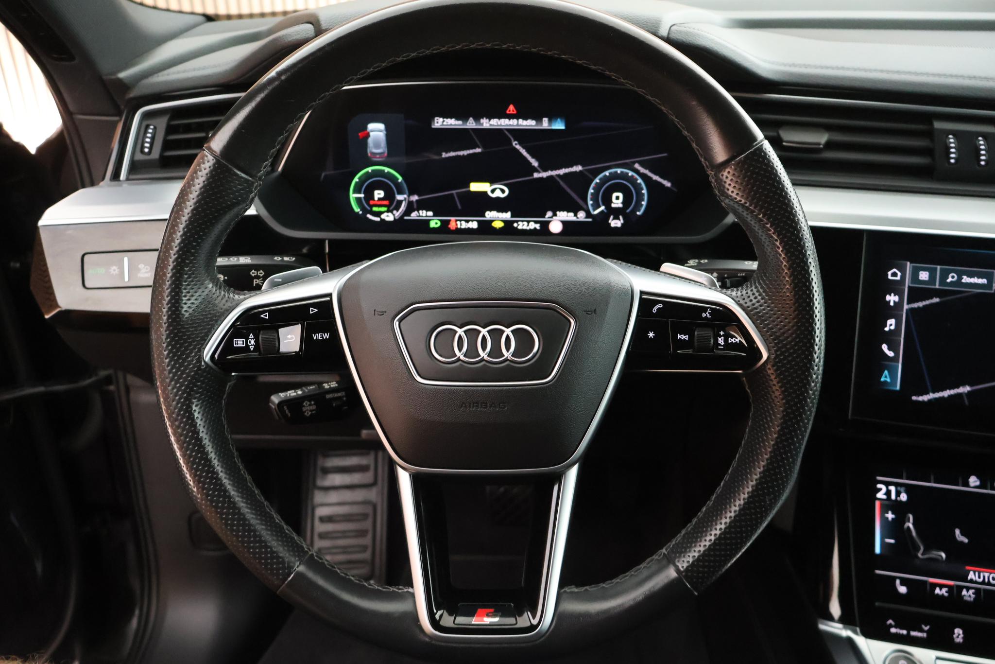 Foto van Audi E-tron 55