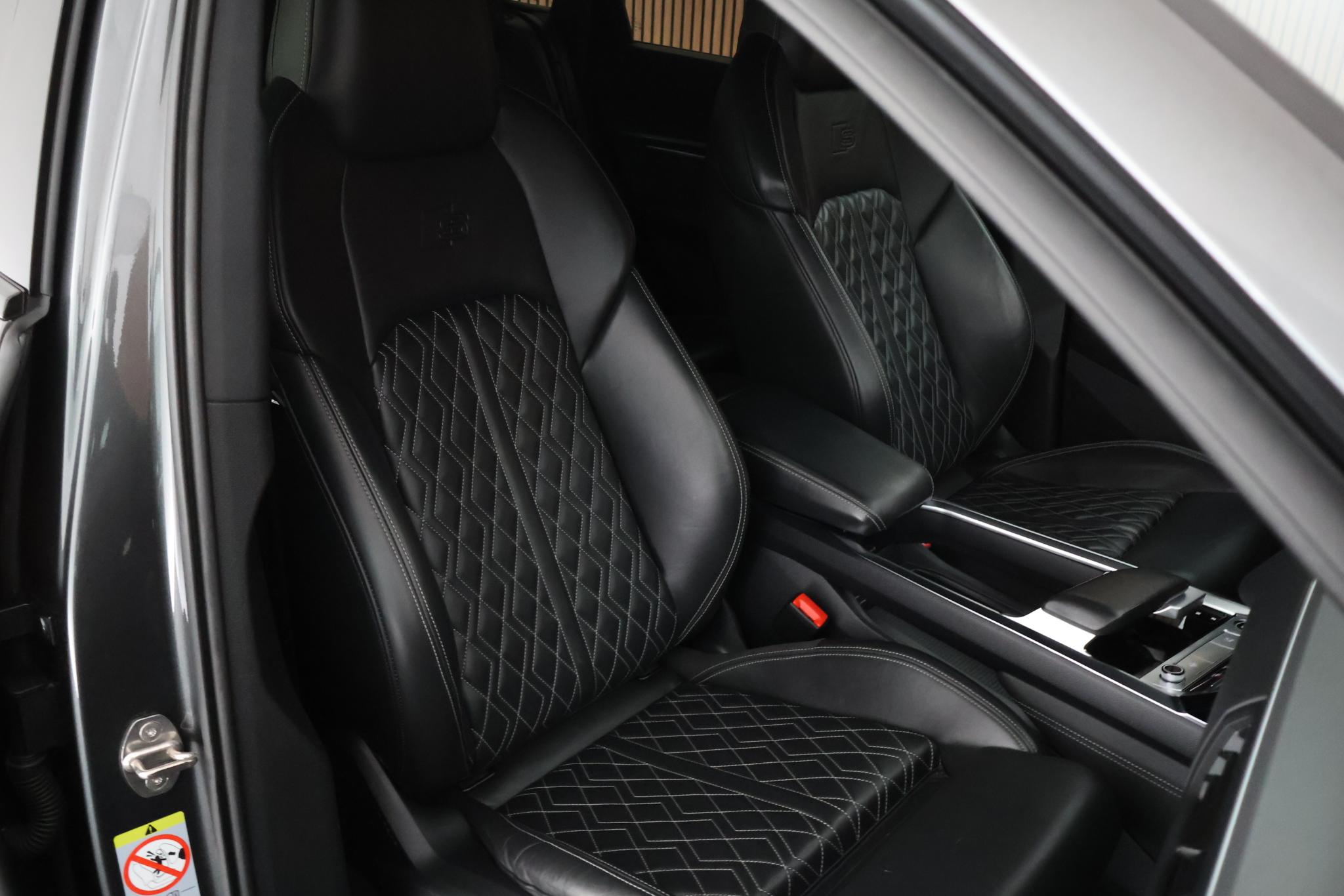 Foto van Audi E-tron 55