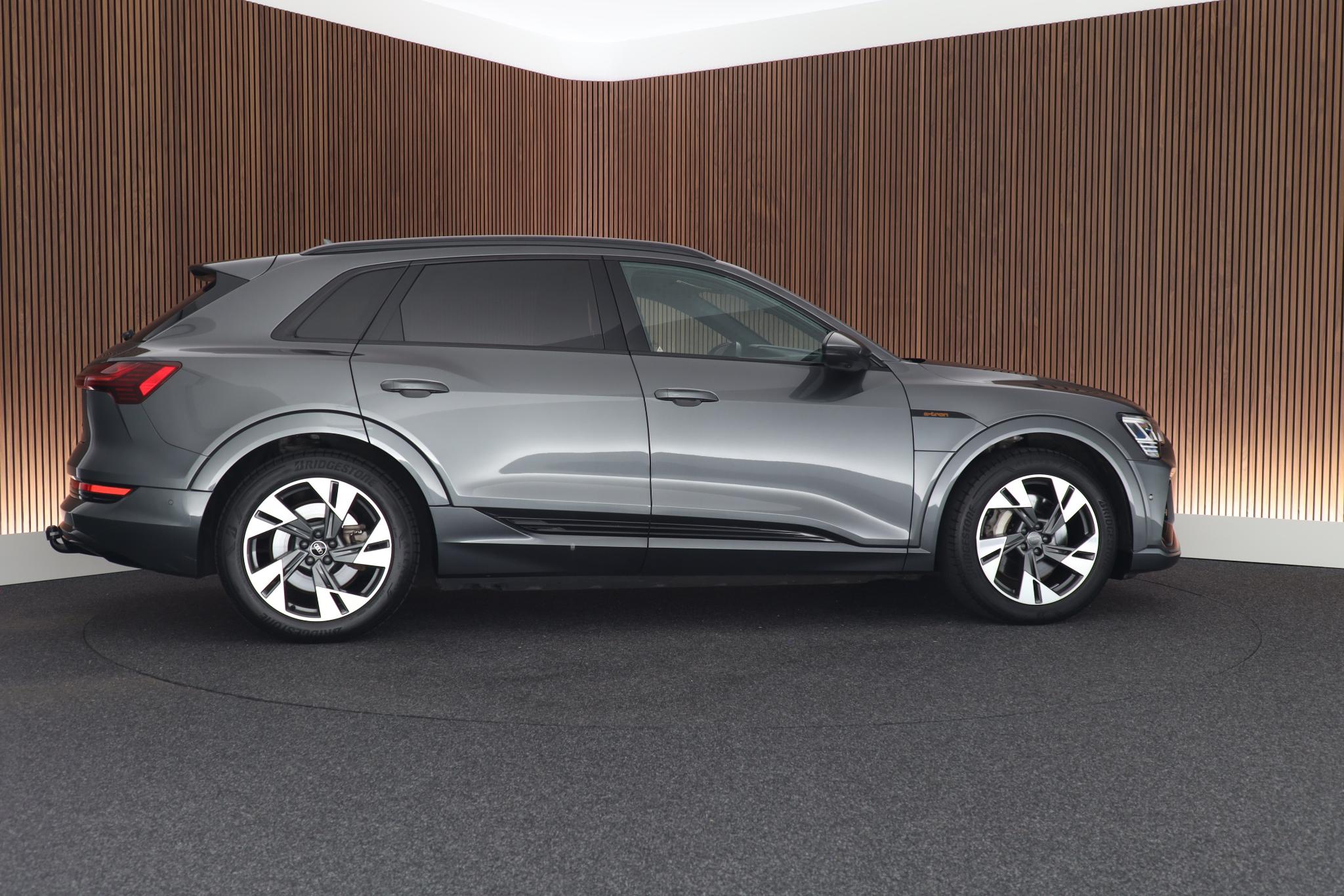 Foto van Audi E-tron 55