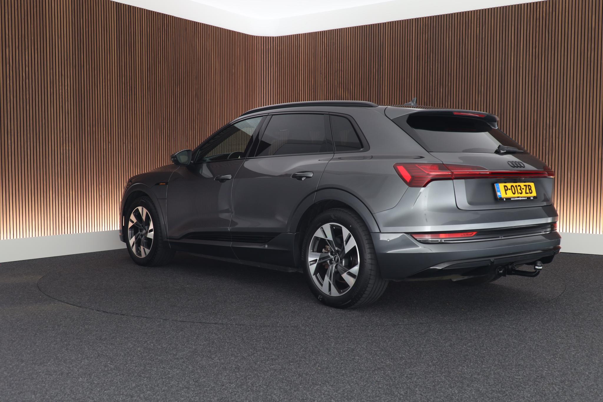 Foto van Audi E-tron 55