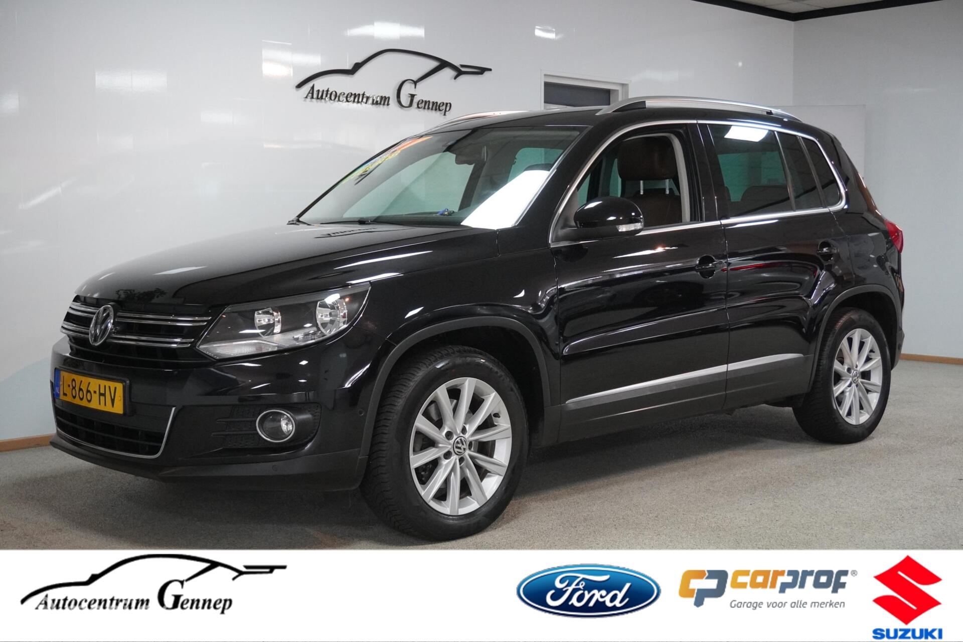 Volkswagen Tiguan 1.4 TSI Sport&Style | trekhaak | panorama 2015 - voorkant