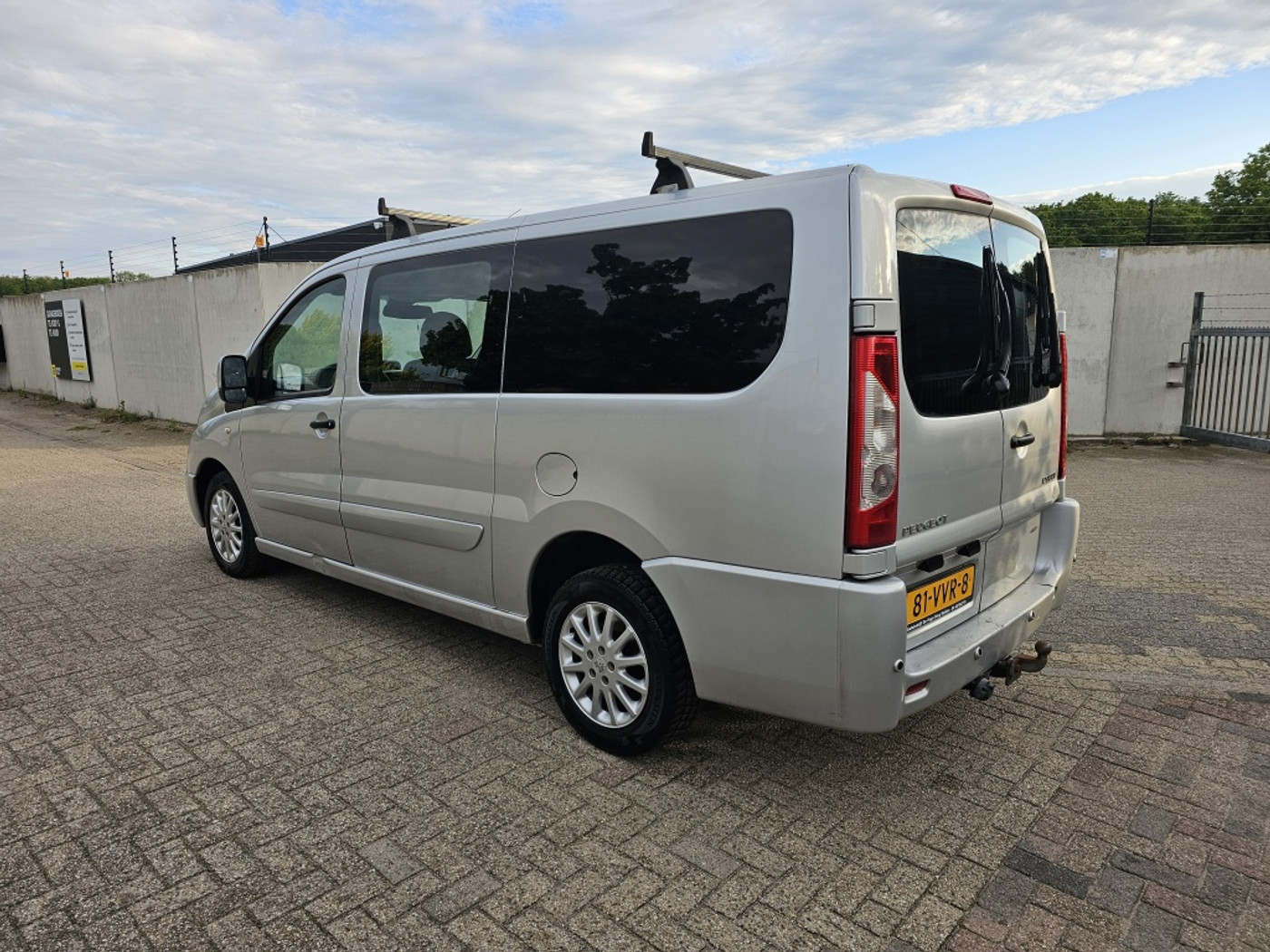Foto van Peugeot Expert 229 L2h1 2.0hdif 16v-136 DC
