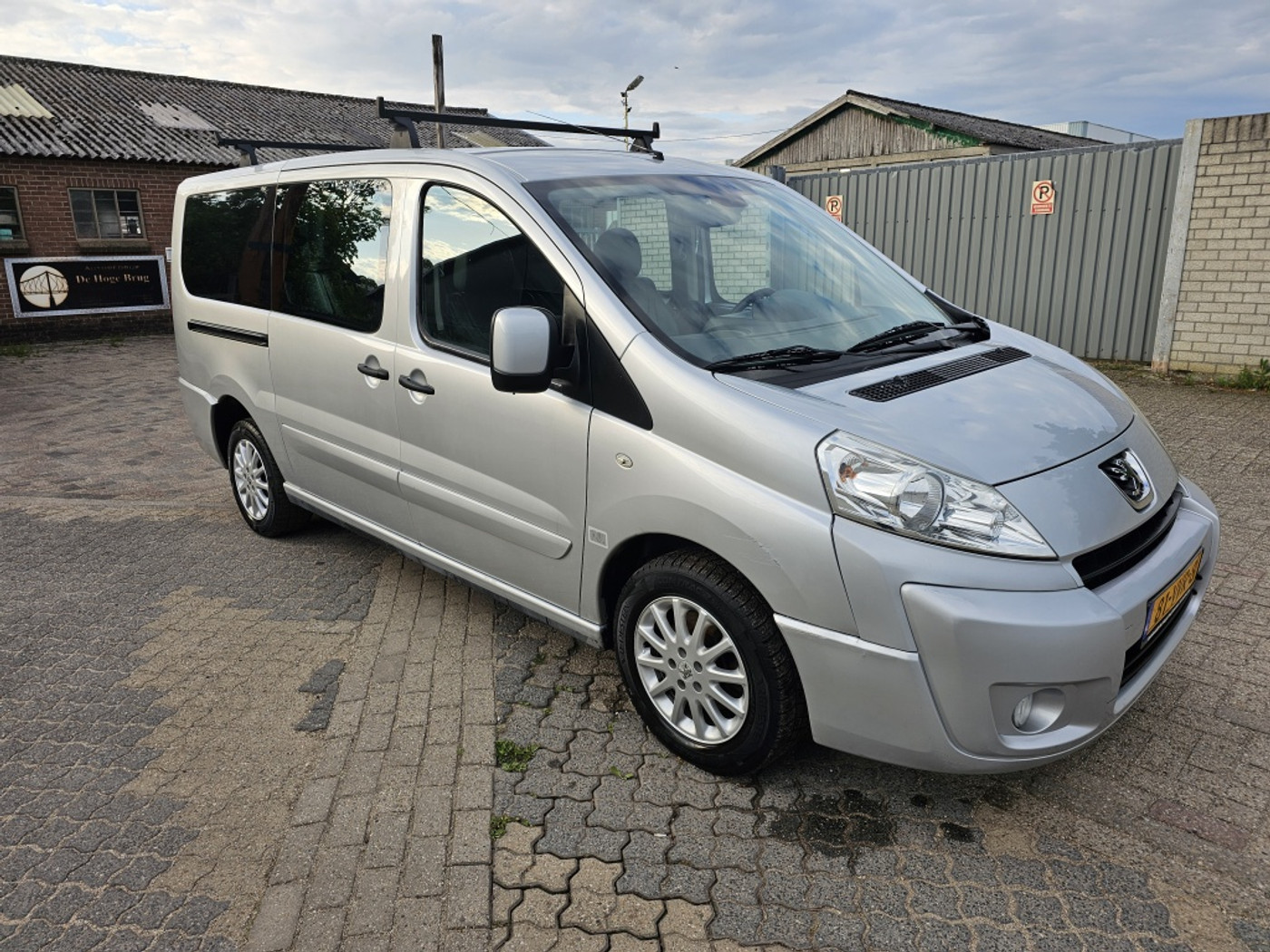 Foto van Peugeot Expert 229 L2h1 2.0hdif 16v-136 DC