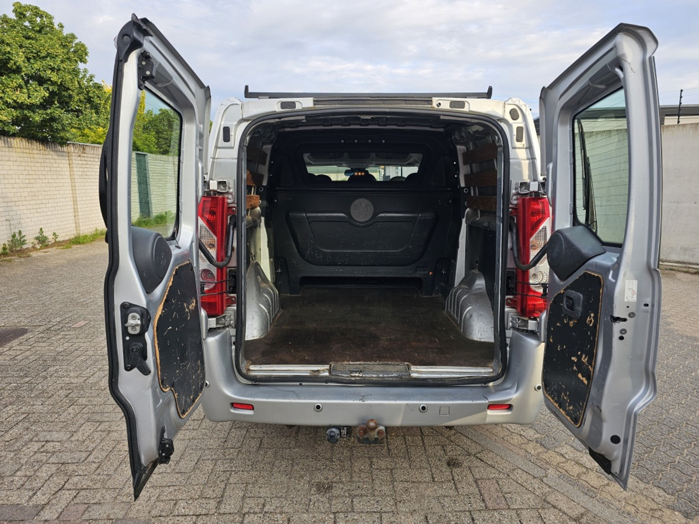 Foto van Peugeot Expert 229 L2h1 2.0hdif 16v-136 DC