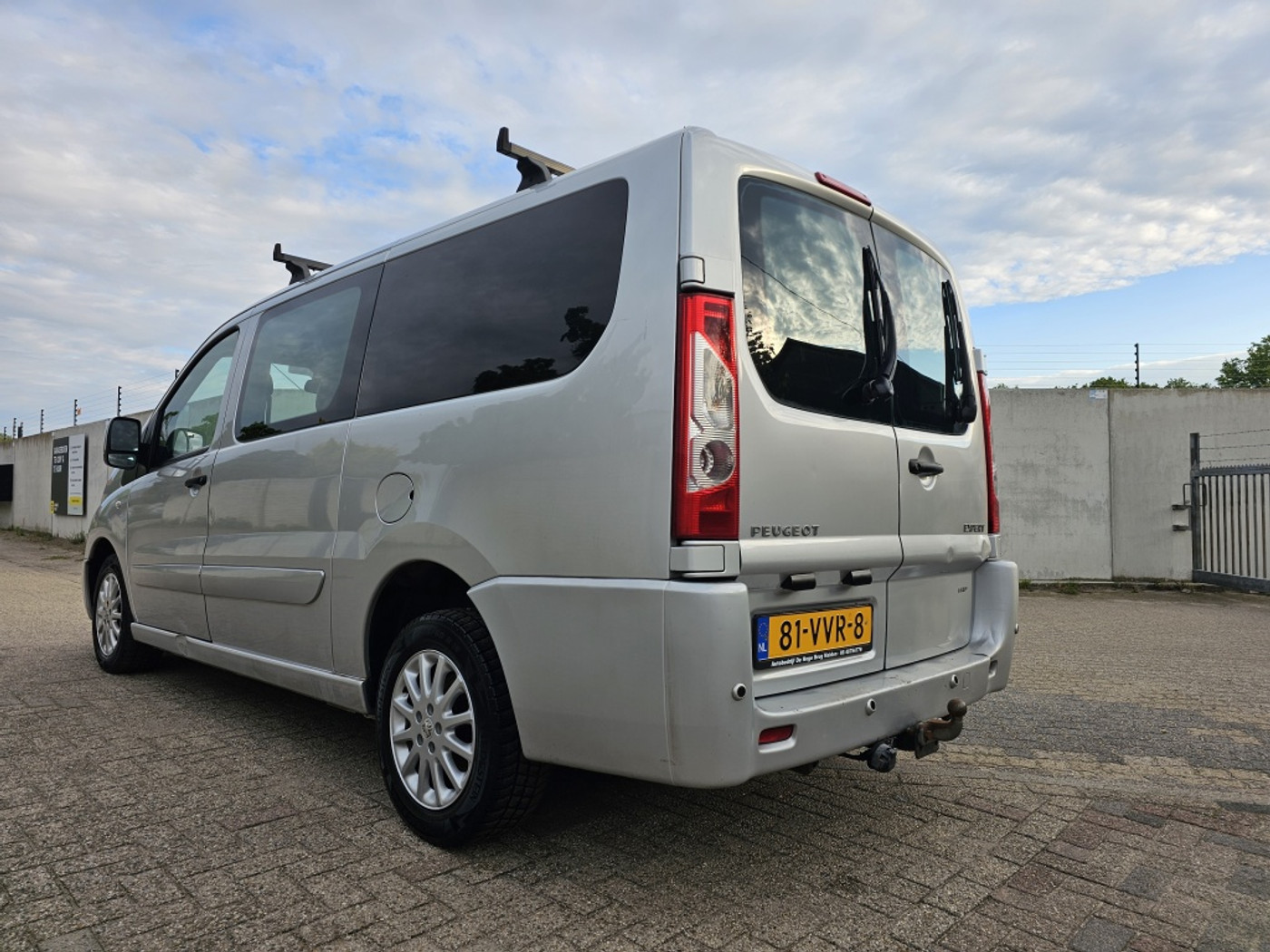 Foto van Peugeot Expert 229 L2h1 2.0hdif 16v-136 DC