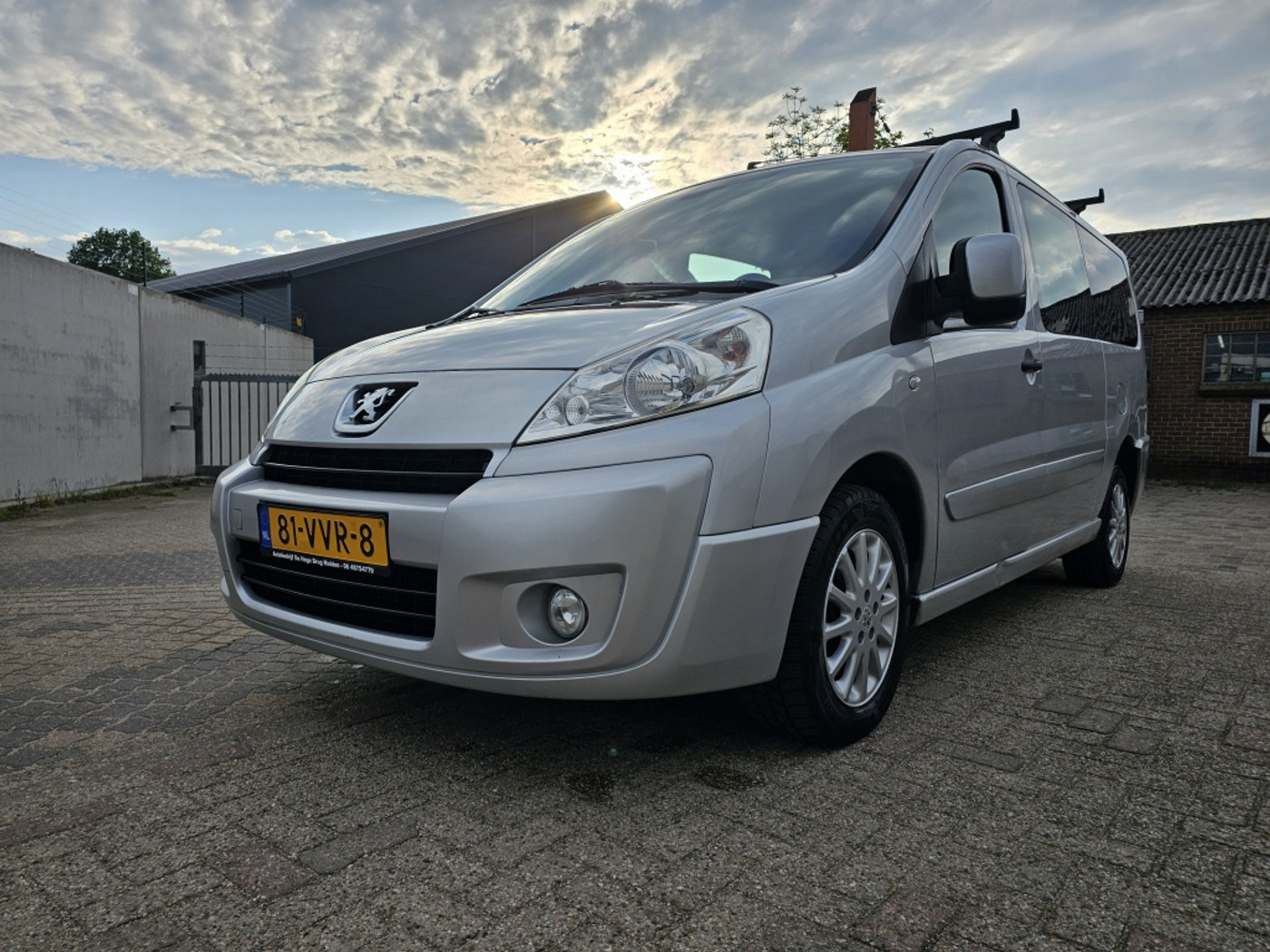 Foto van Peugeot Expert 229 L2h1 2.0hdif 16v-136 DC
