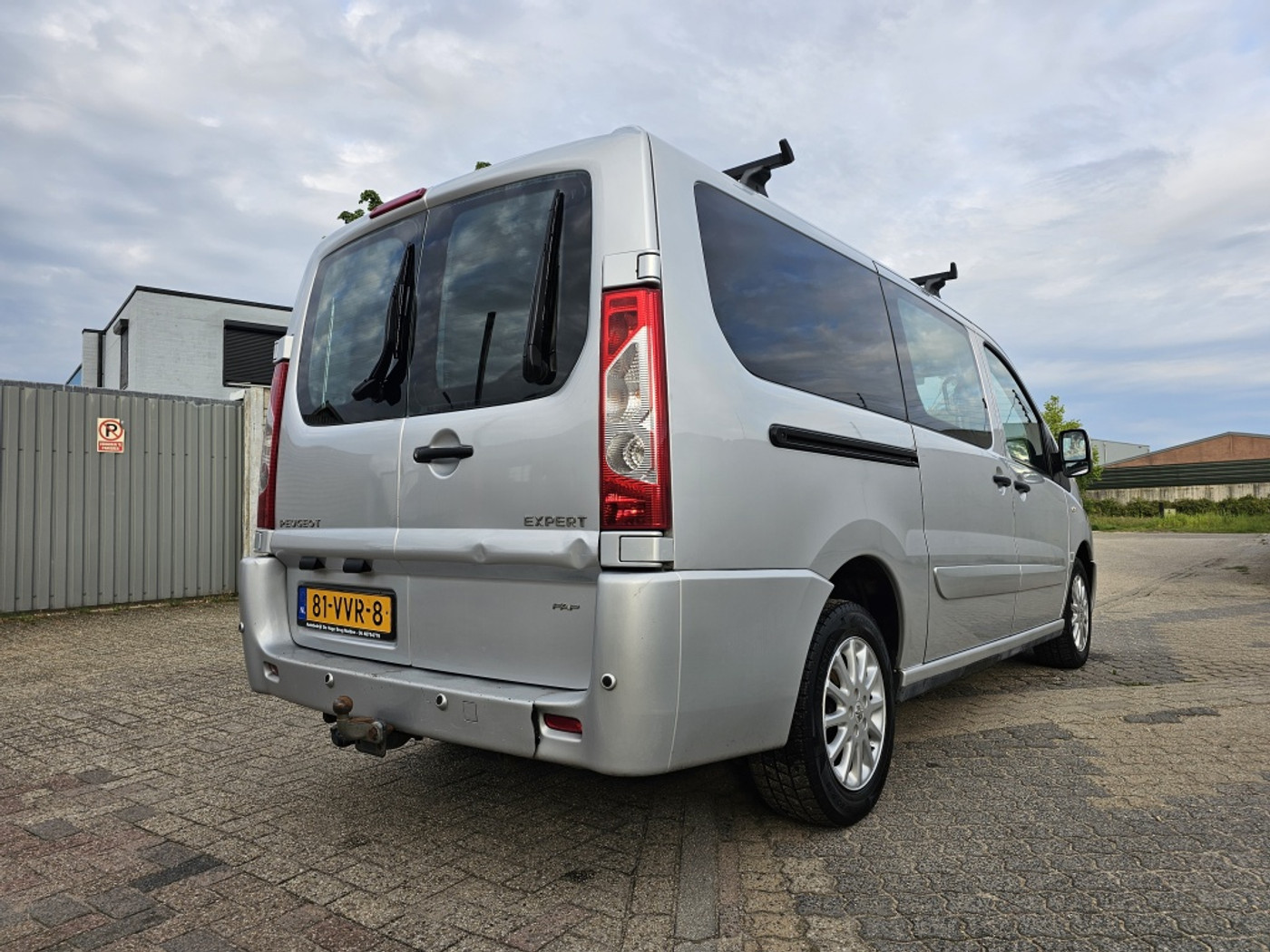 Foto van Peugeot Expert 229 L2h1 2.0hdif 16v-136 DC