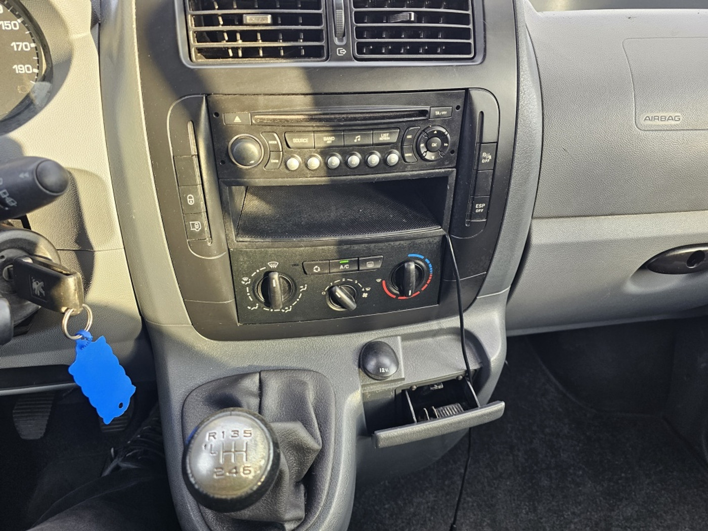 Foto van Peugeot Expert 229 L2h1 2.0hdif 16v-136 DC