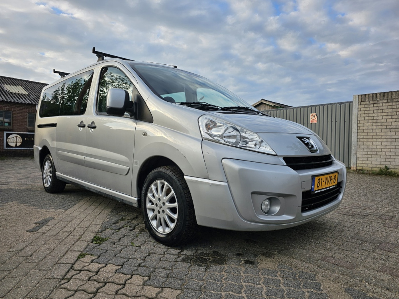 Foto van Peugeot Expert 229 L2h1 2.0hdif 16v-136 DC