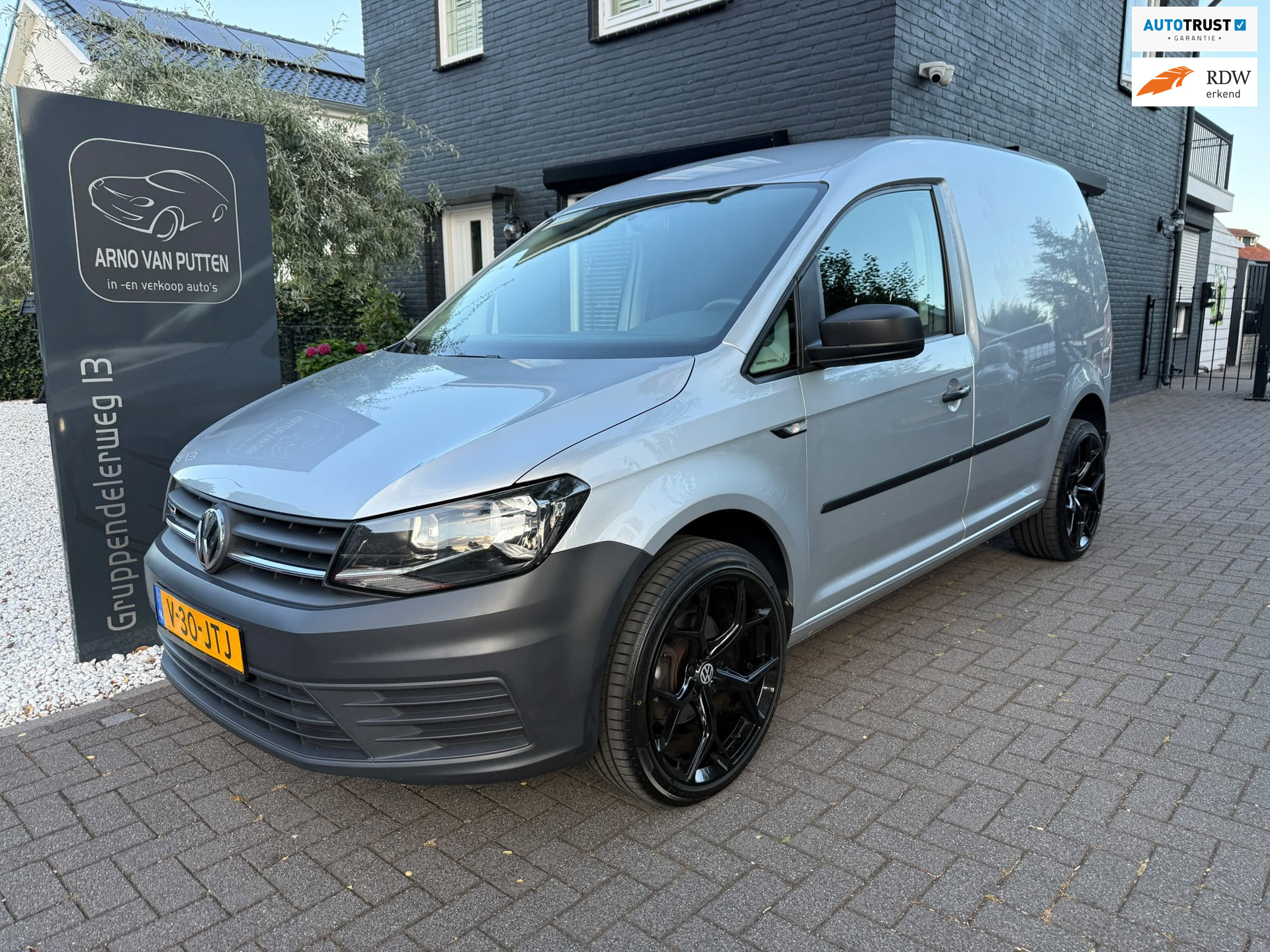 Volkswagen Caddy 1.4 TGI EcoFuel /Trekhaak /Cruise / Navigatie 2019 - voorkant