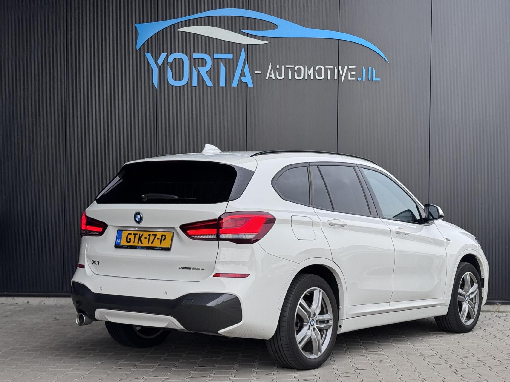 Foto van BMW X1 Xdrive25e