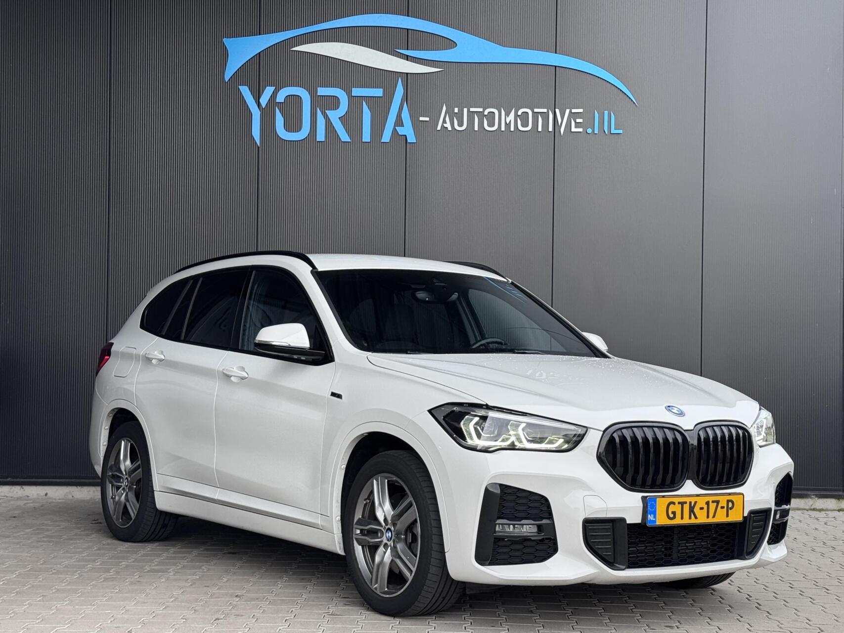 Foto van BMW X1 Xdrive25e