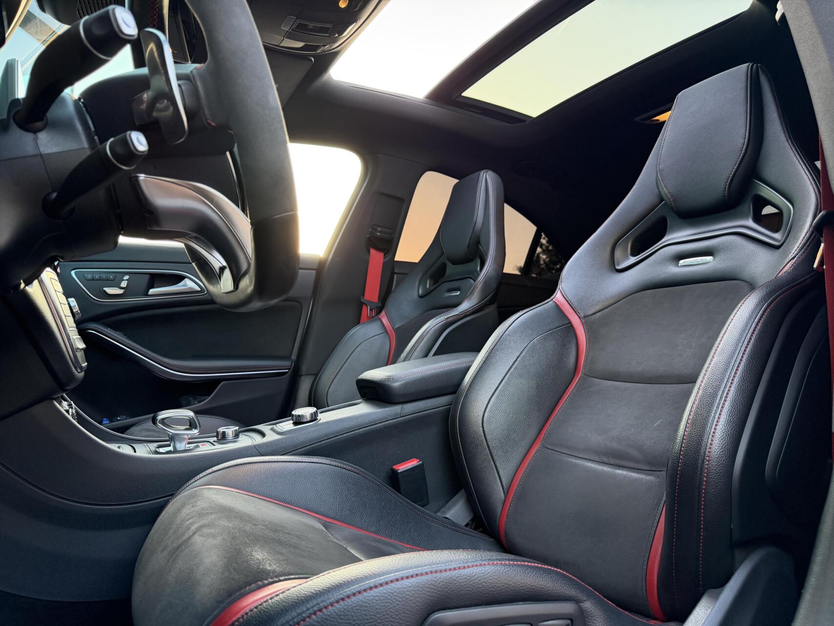Foto van Mercedes-Benz AMG Cla 45