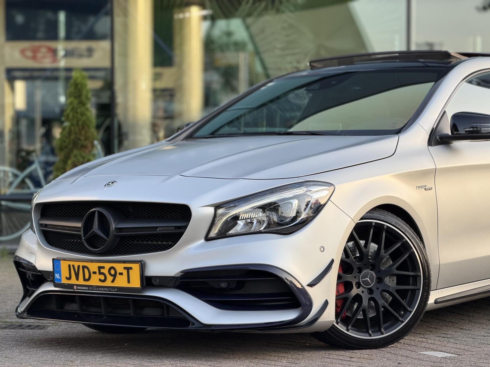 Foto van Mercedes-Benz AMG Cla 45