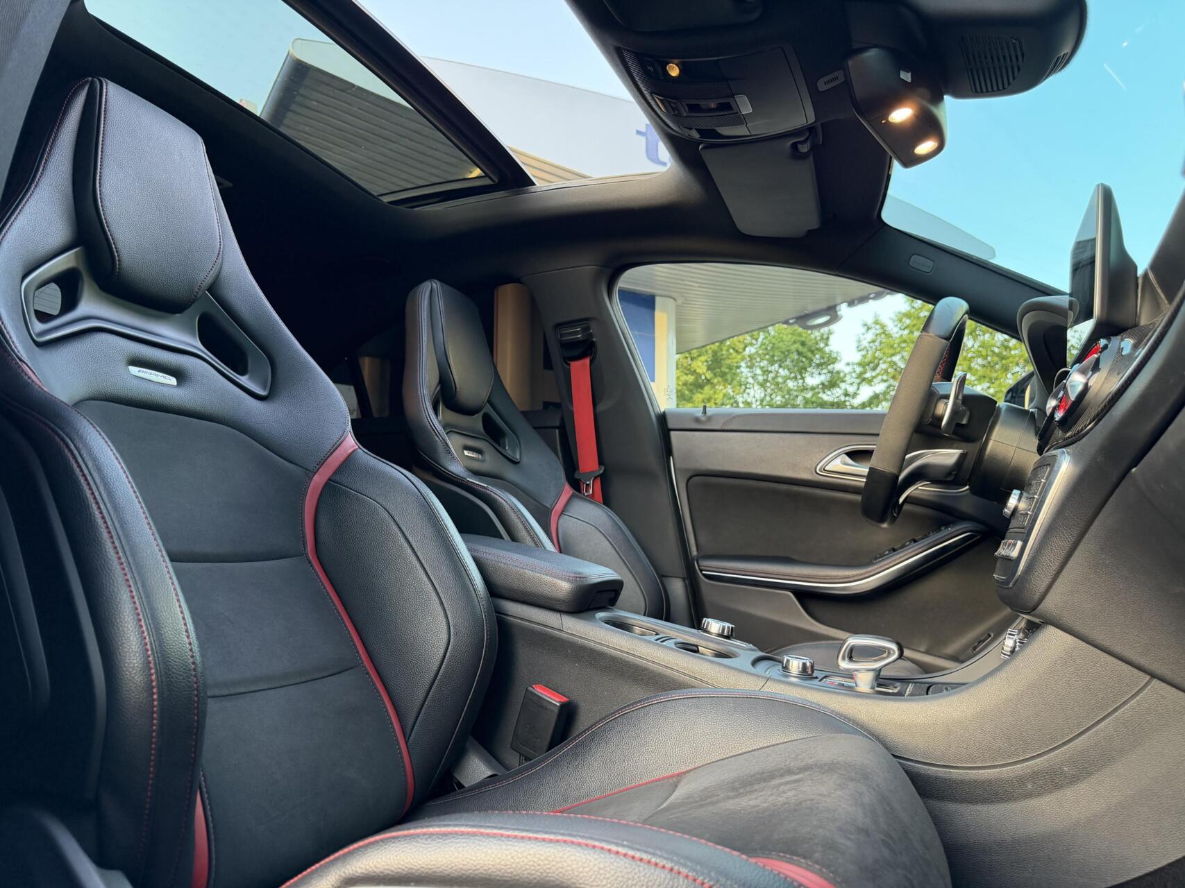 Foto van Mercedes-Benz AMG Cla 45
