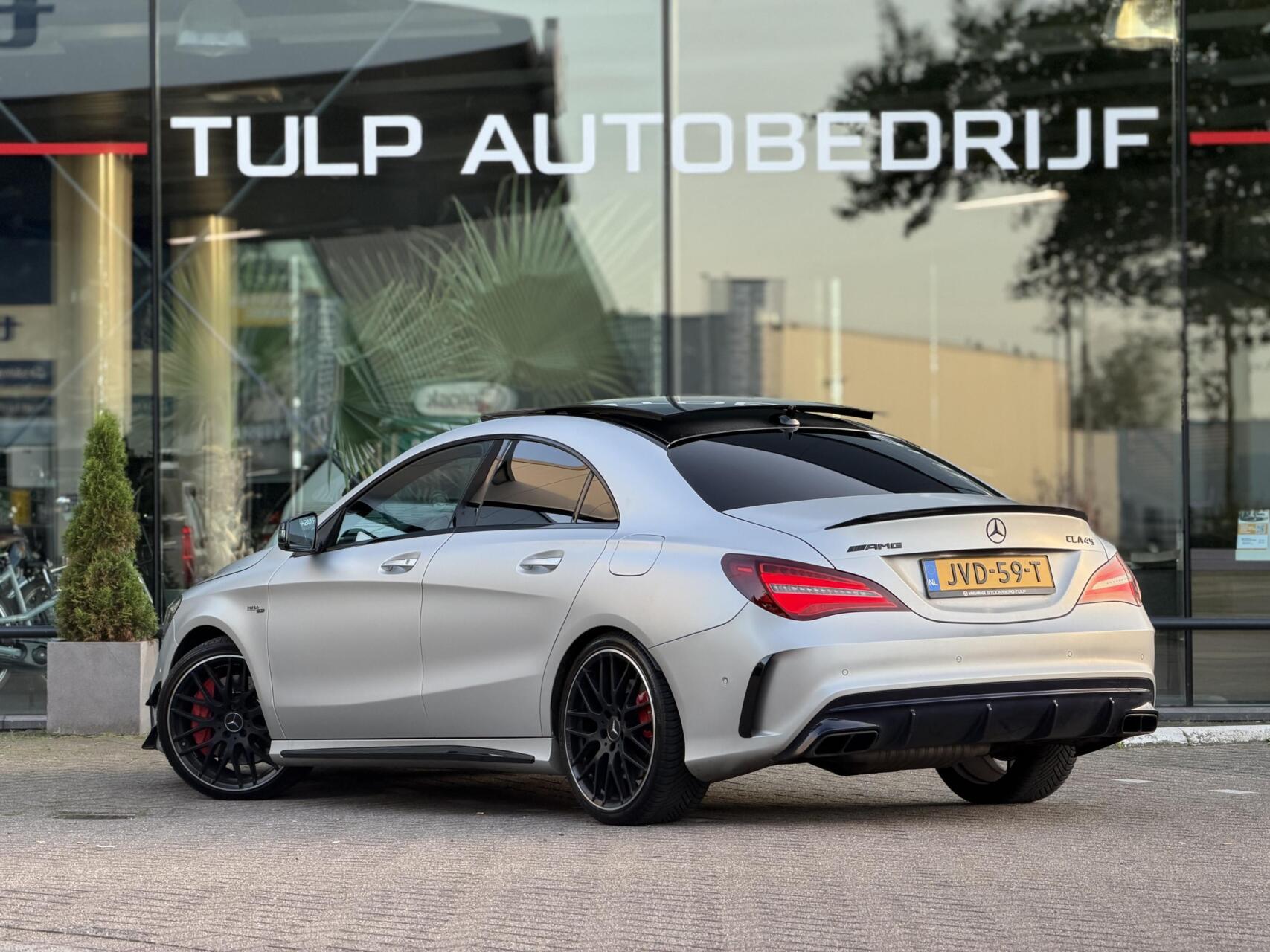 Foto van Mercedes-Benz AMG Cla 45