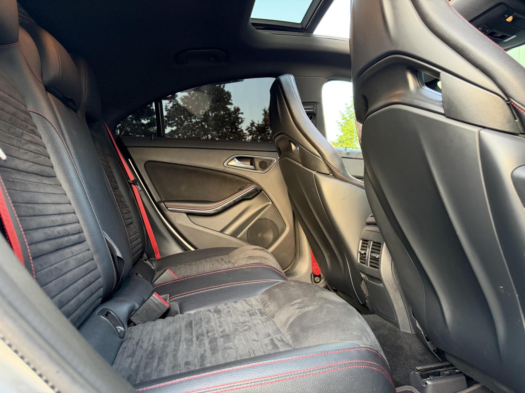 Foto van Mercedes-Benz AMG Cla 45