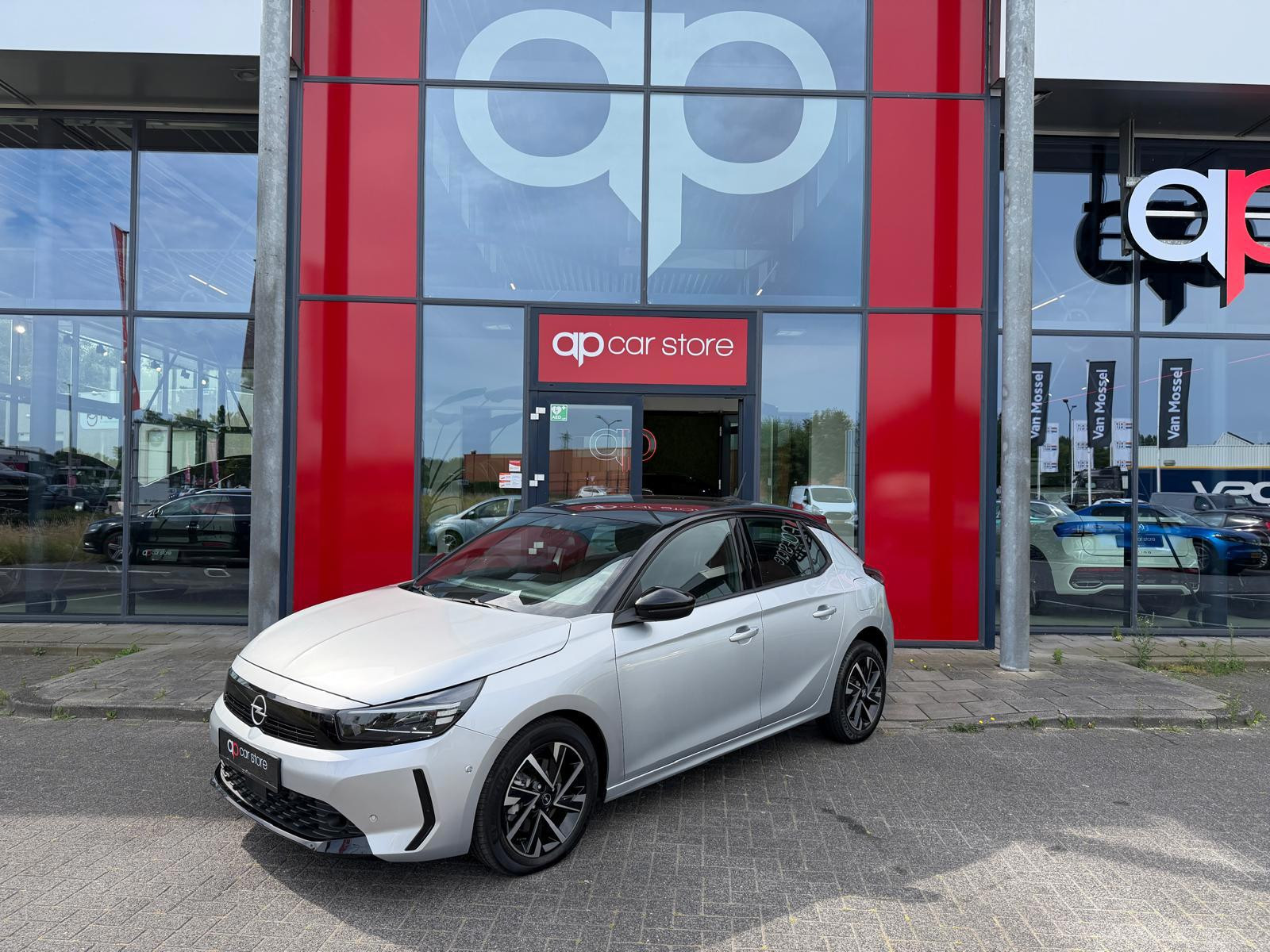 Opel Corsa 1.2 Turbo Hybrid | LED | Camera | Parksens | Carplay | Dode hoek sensor | Two Tone | 2024 - voorkant