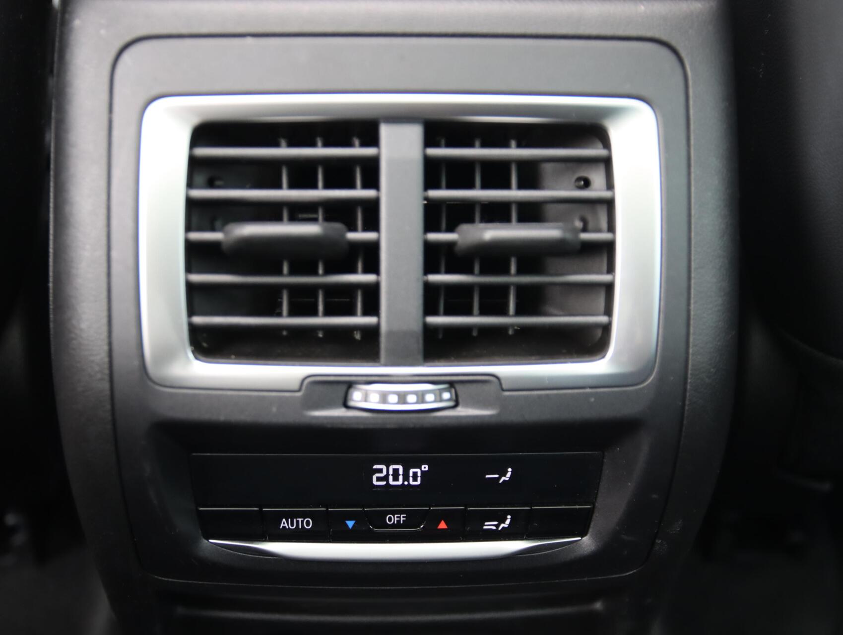 Foto van BMW Ix3