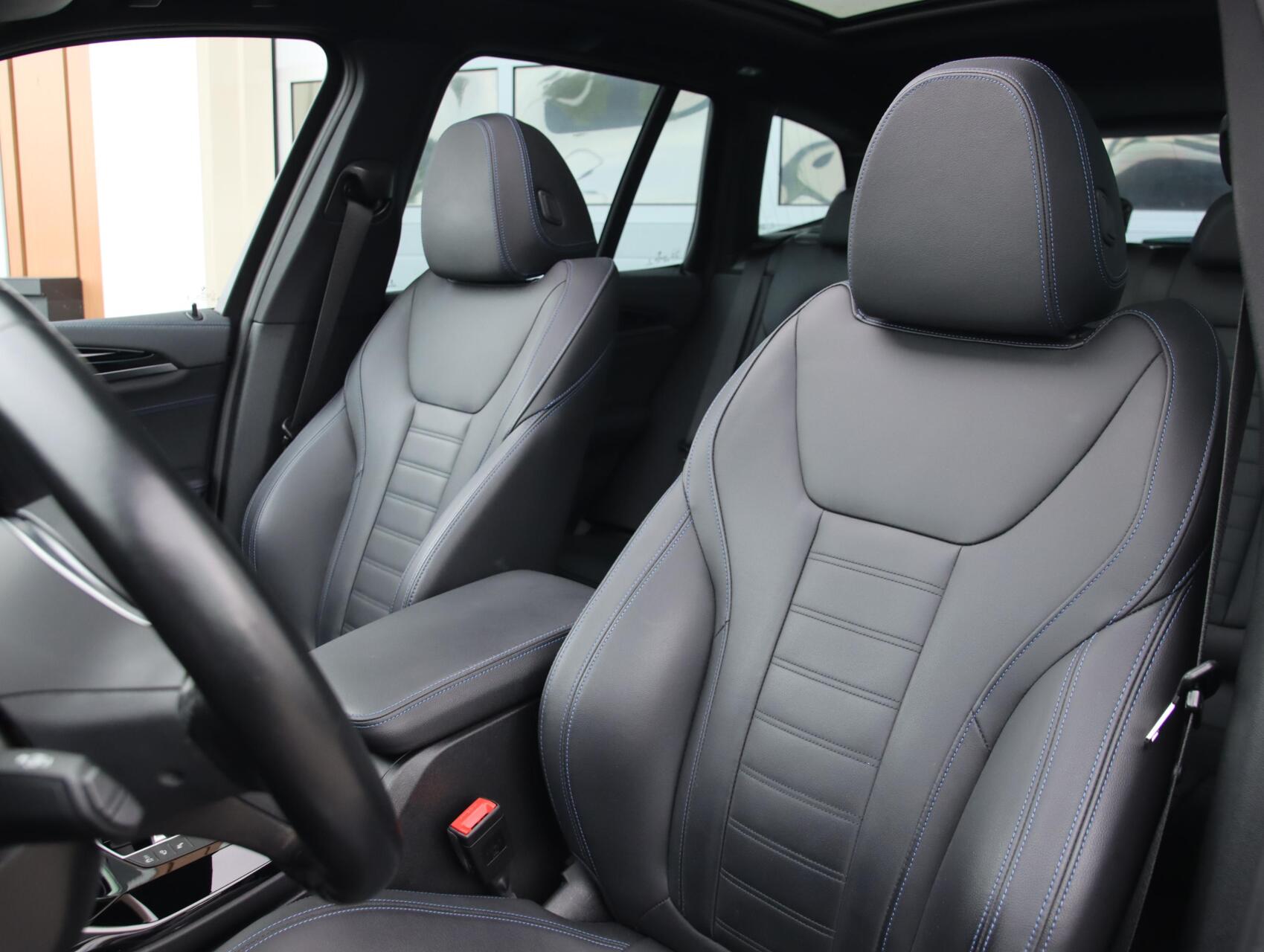 Foto van BMW Ix3