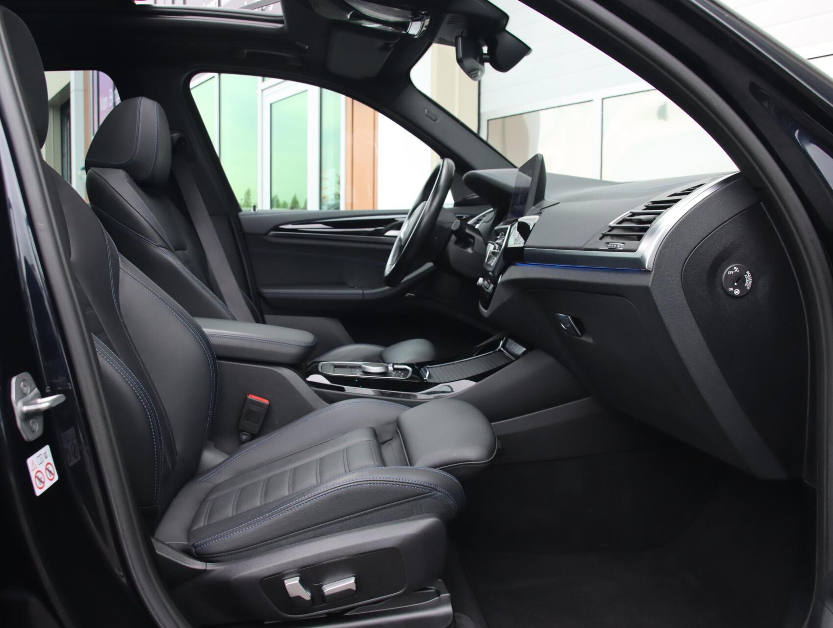 Foto van BMW Ix3
