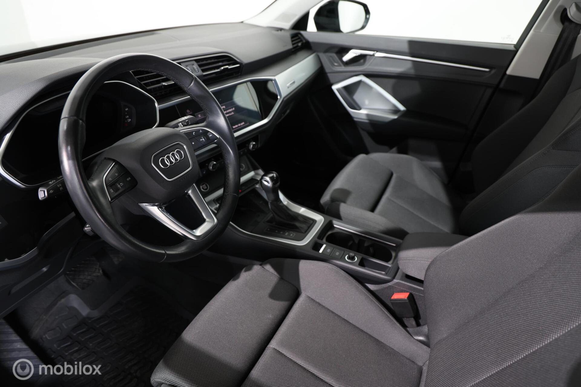 Foto van Audi Q3 E-tron