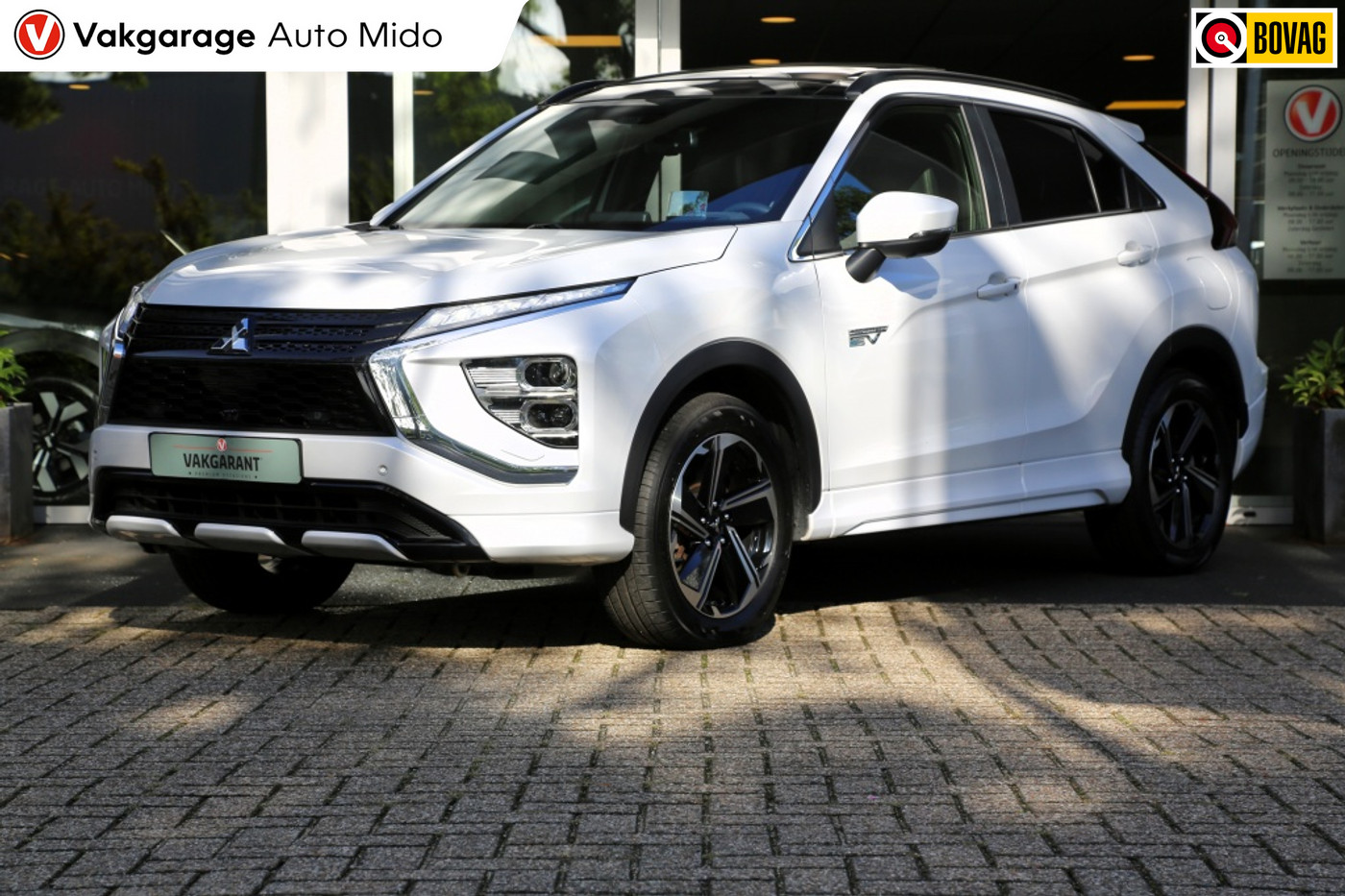 Mitsubishi Eclipse Cross 2.4 PHEV Instyle | Trekhaak | Panorama | Leer | 360 camera 2021 - voorkant