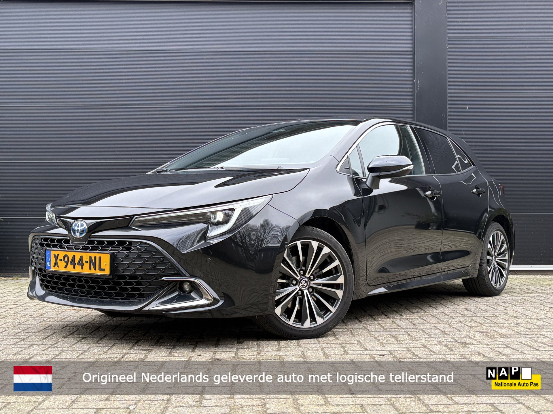 Toyota Toyota Corolla Hybrid 200 Business Plus | Facelift | Navigatie | NL-auto 2023 - voorkant