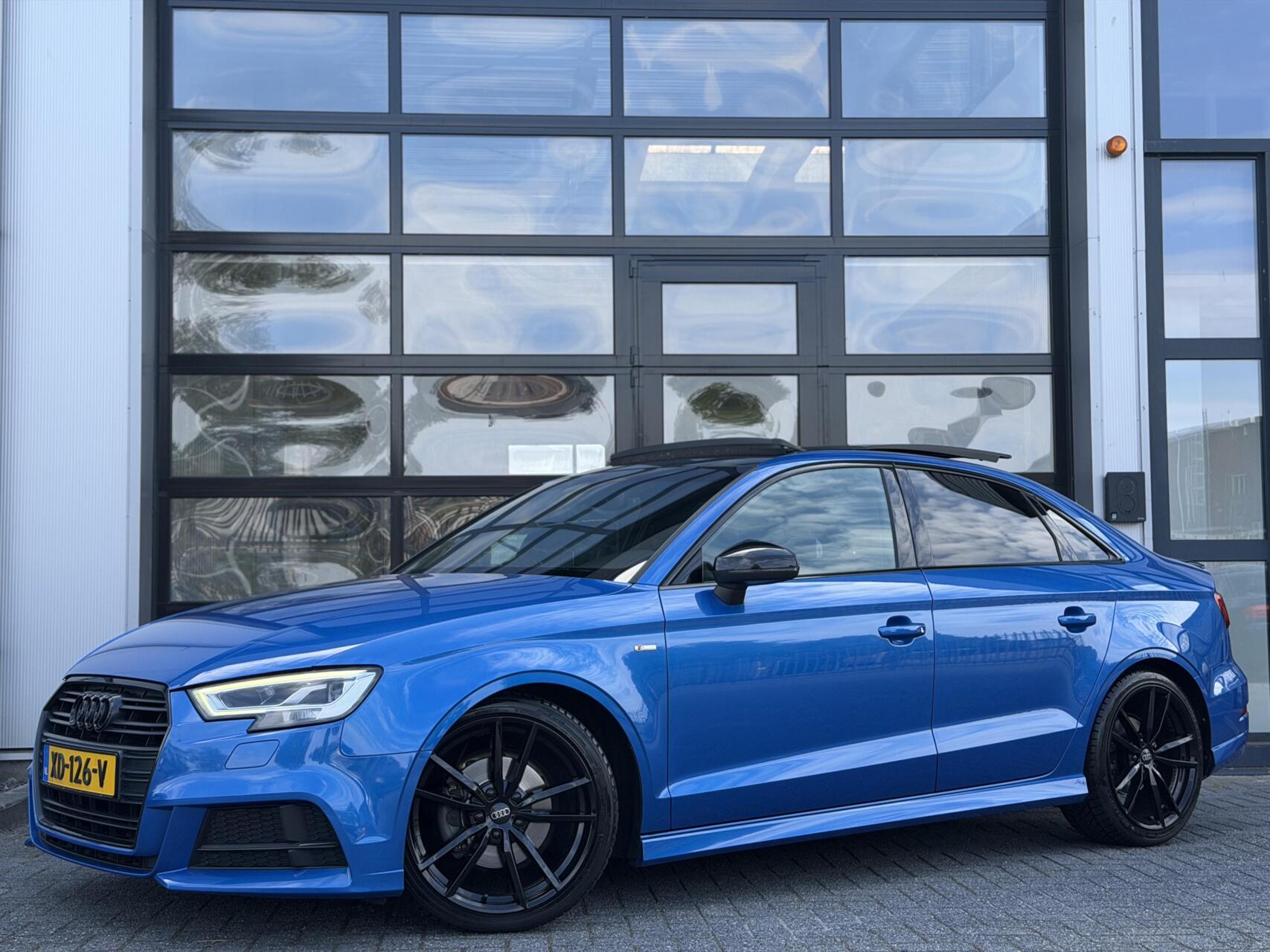 Audi A3 Limousine 1.5 TFSI Panoramadak 3X S-Line Nieuwstaat! 2019 - voorkant