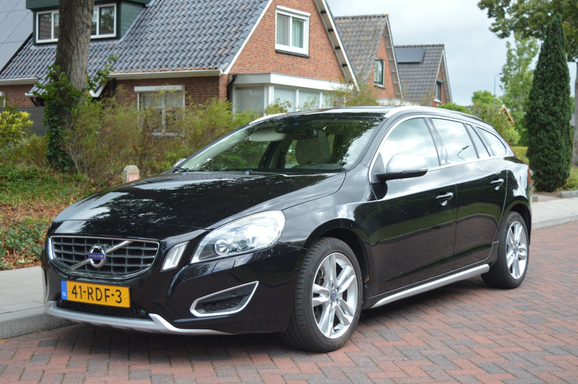 Volvo V60 2.0 T5 Summum Org NL/NAP/schuifdak/leer/navi 2011 - voorkant