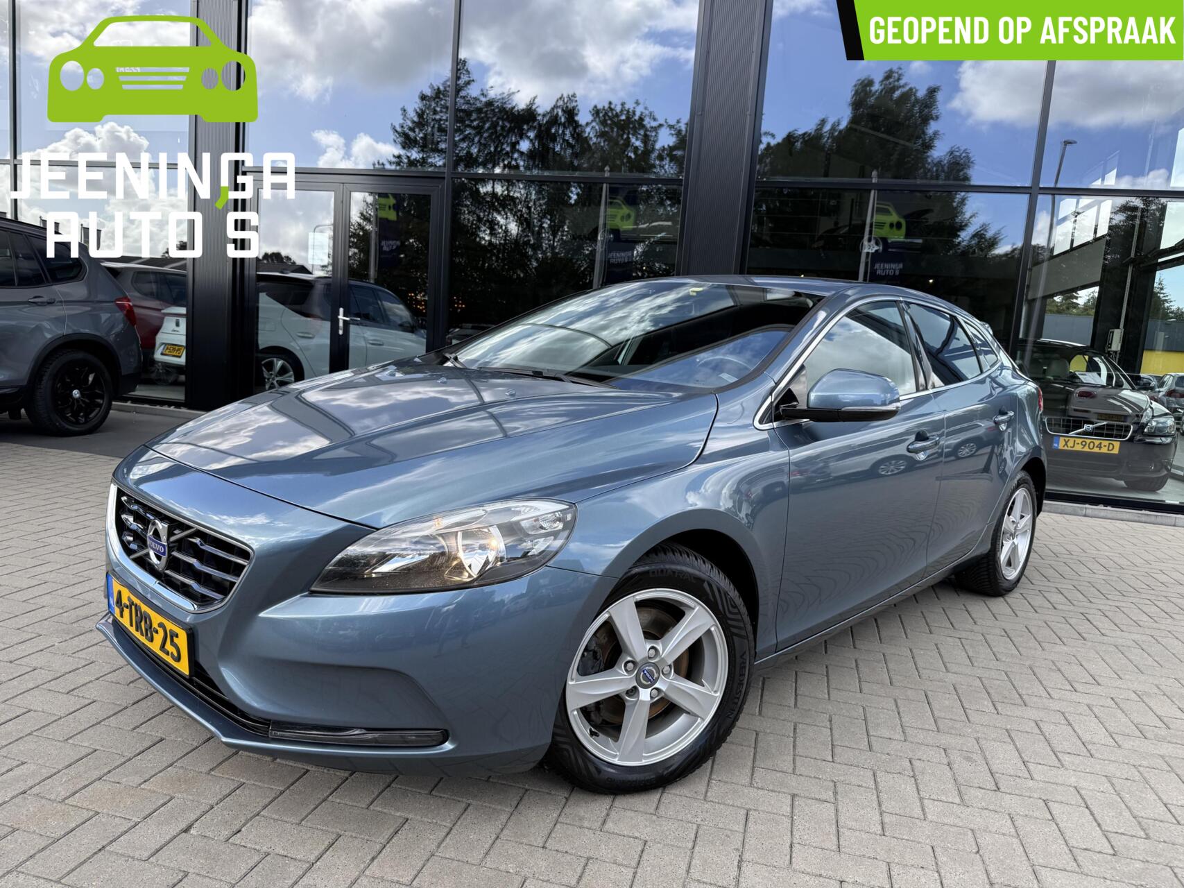 Volvo V40 1.6 T4 Momentum|Clima|Navi|Af.Trekhaak 2014 - voorkant