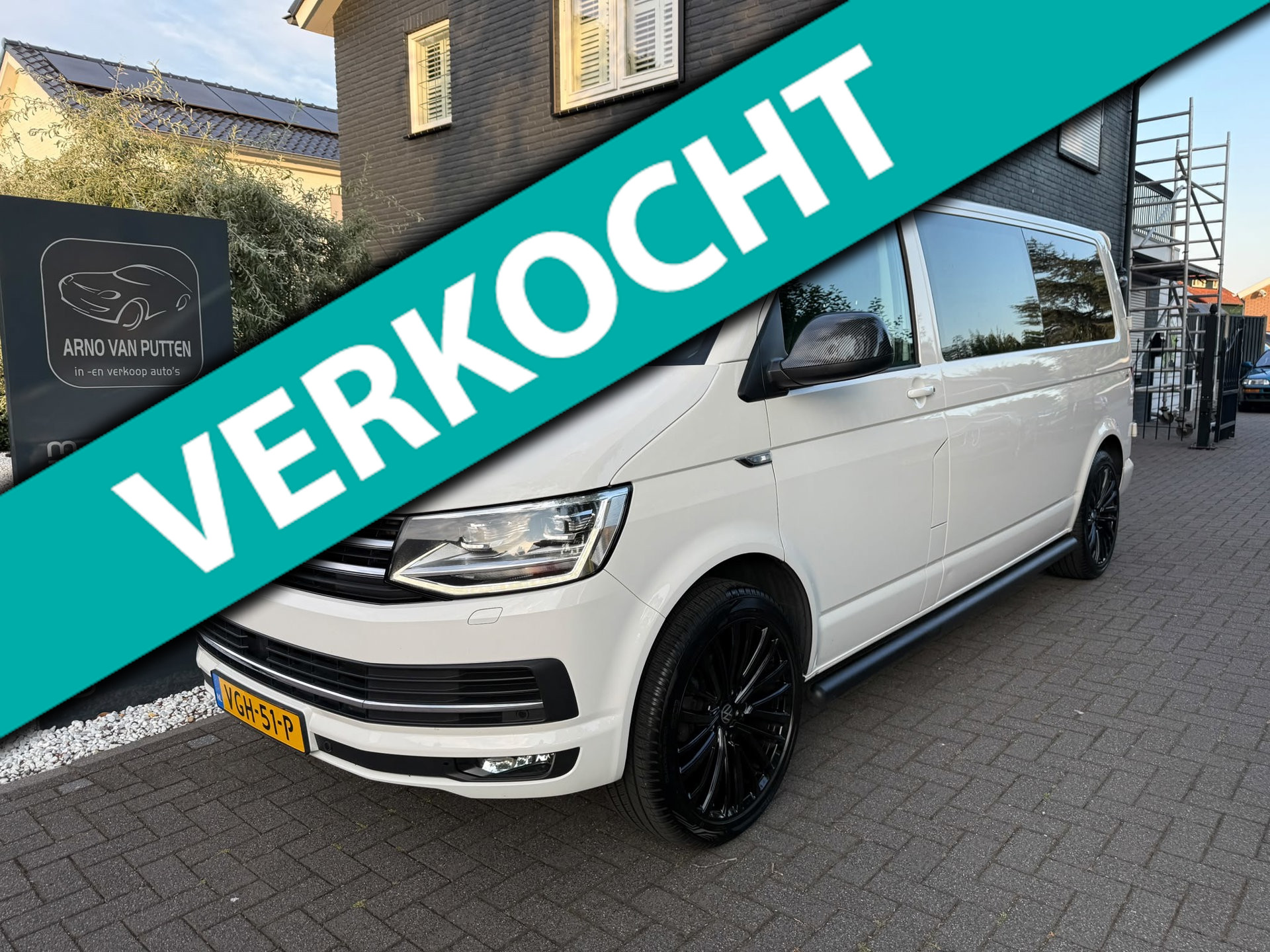 Volkswagen Transporter 2.0 TDI L2H1 DC Business Highline 2020 - voorkant